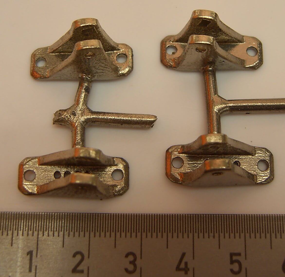 Zugstrebenaufnahme 4 Stück (2 Paar) hochfester              