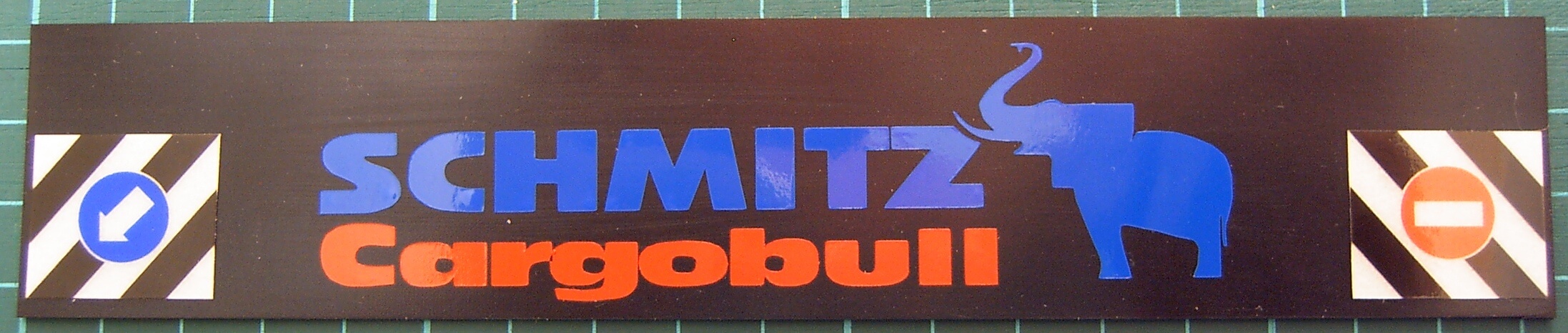 1 Schmutzfänger Nr.27 ca. 185x35x1mm mit geplottetem Dekor  