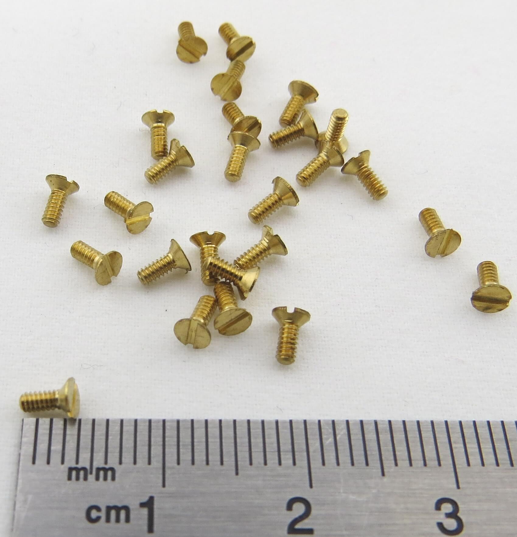 25 Senkschrauben m.Schlitz M1,6x4 MS DIN 963, Messing.