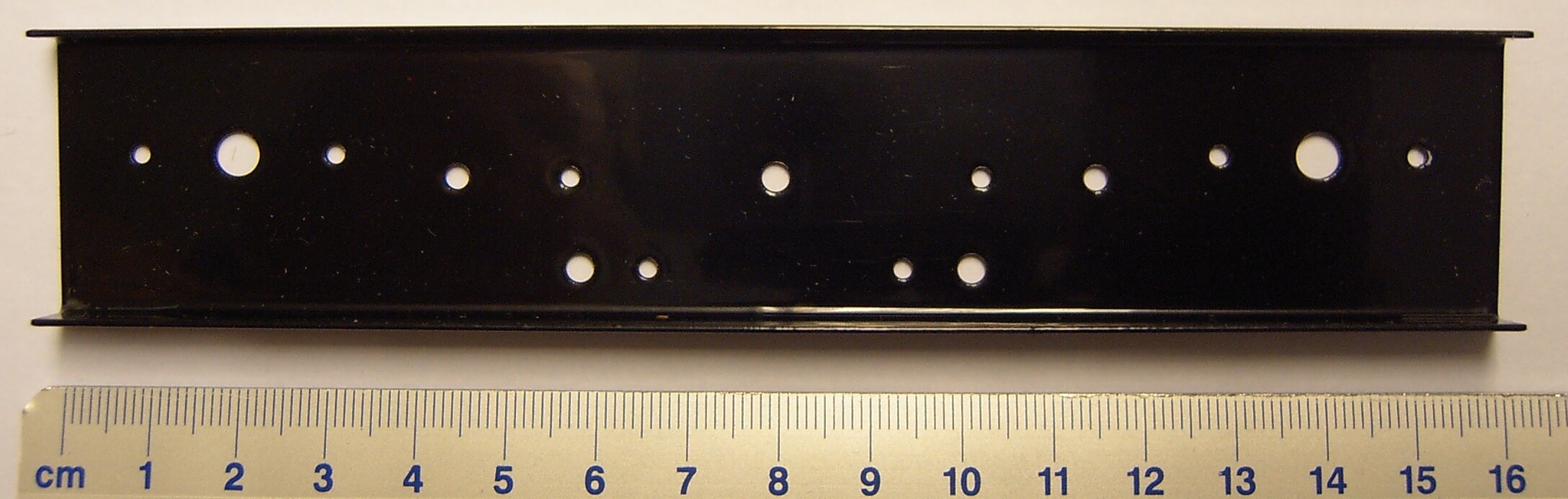 Stoßstange 160mm für 7-Kammer-Rückleuch- ten. WDC-Größe     