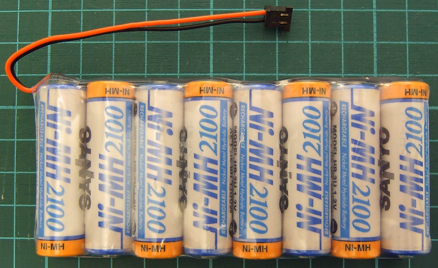 Akku-Sender-Pack mit Sanyo 2100er-Zellen 9,6V 8 Zellen,