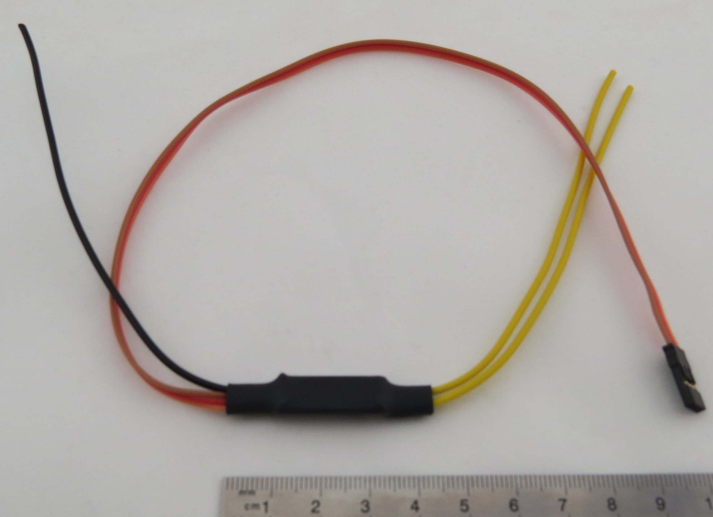 1x 2-Kanal-Schalter (2x Memory). Je max. 2A/20V             