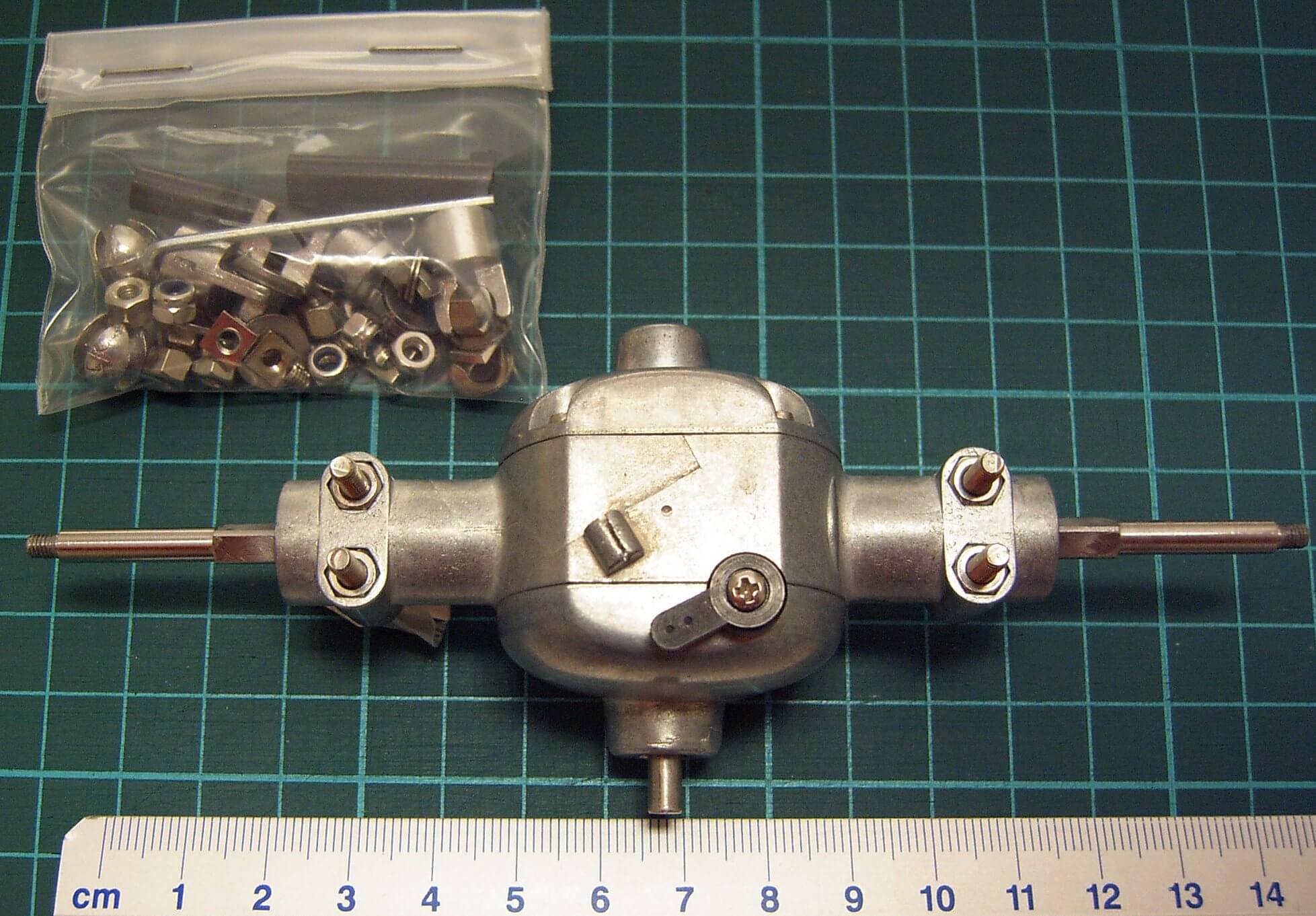 1 Hinterachse ohne Durchtrieb mit Sperr- Differential 3:1   