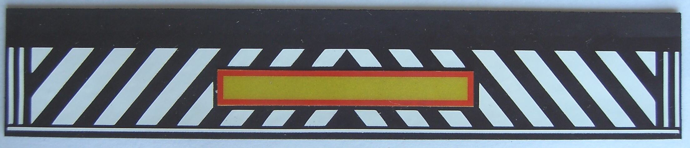 1 Schmutzfänger Nr.36 ca. 160x30x1mm mit geplottetem Dekor  