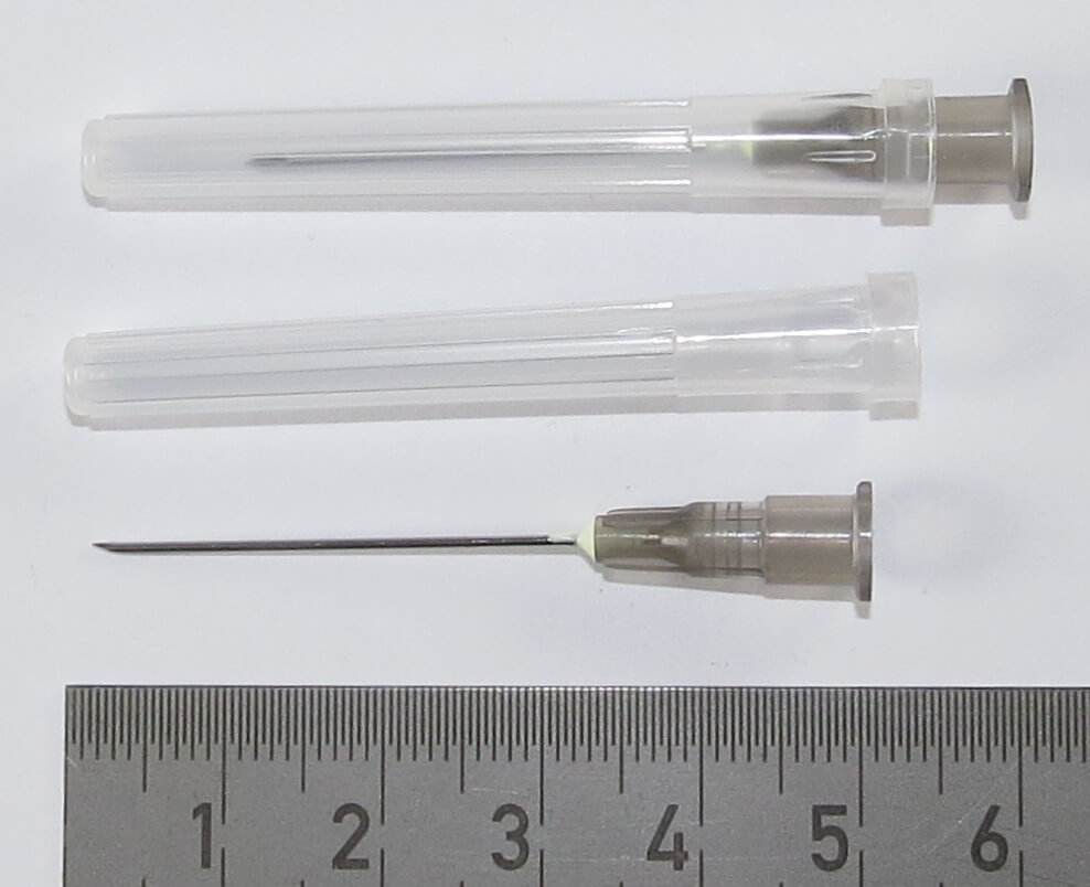 2 Dosiernadeln für Sekundenkleber. 2 Nadeln und 2           