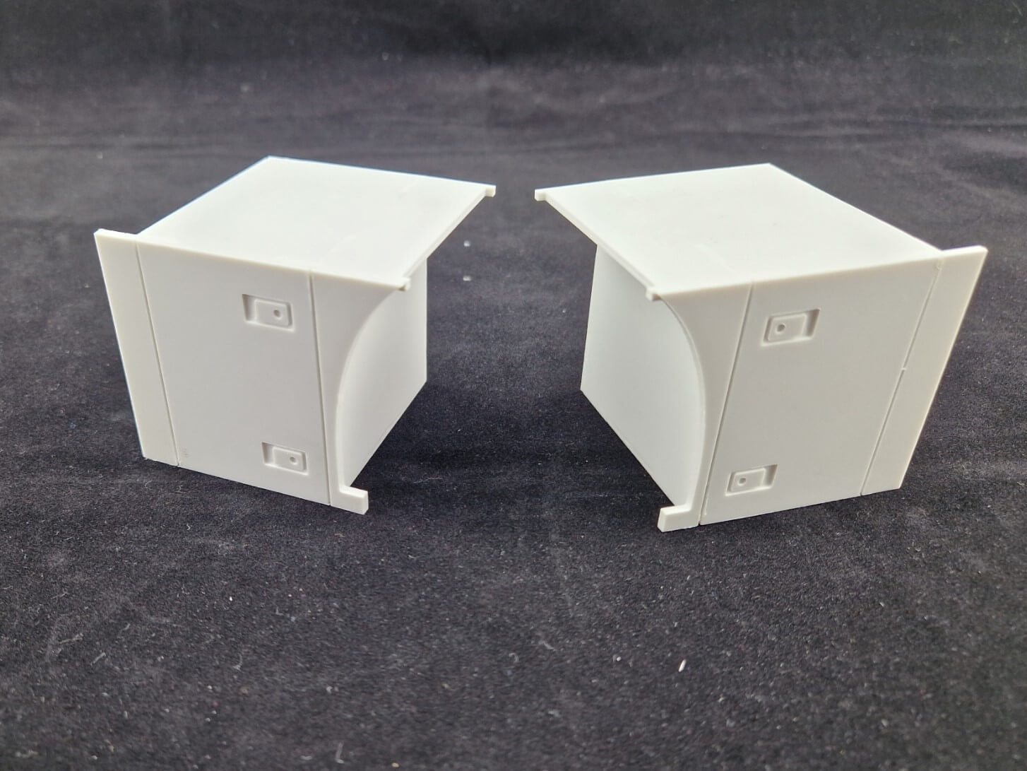 FineLine Staukisten Hinten Volvo FH16 Hängerzug 3 Achser