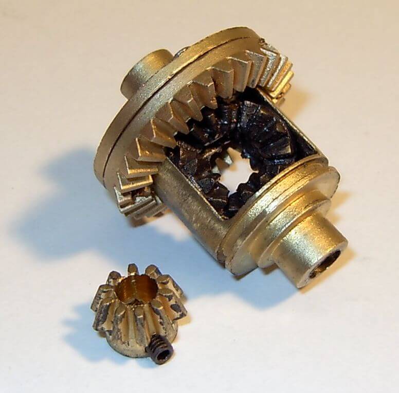 1 Messingdifferenzial, komplett f.robbe- Panther- und