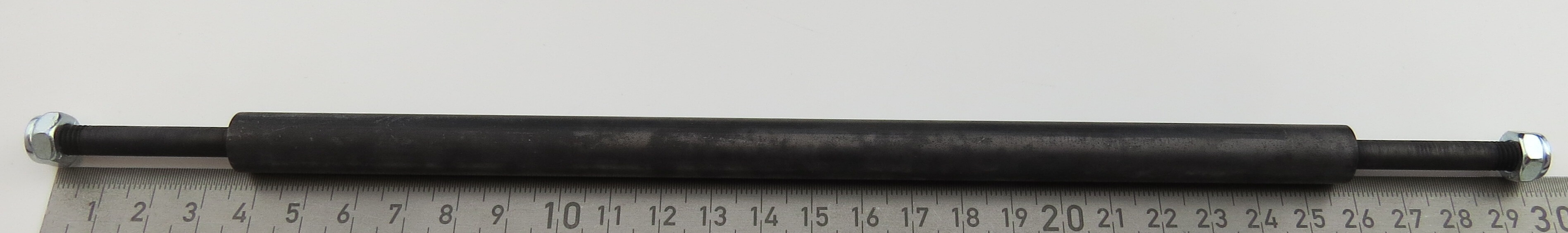 Anhängerachse 1:8, Stahl. Für Doppel-    Bereifung. 12mm Run