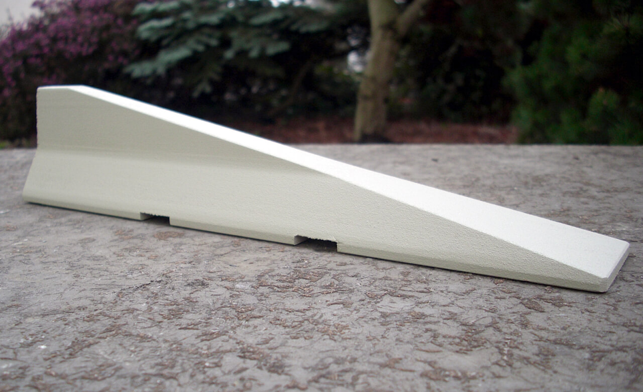 1 Anfangs- bzw. Endelement Beton-Schutz- wand. Passend zum