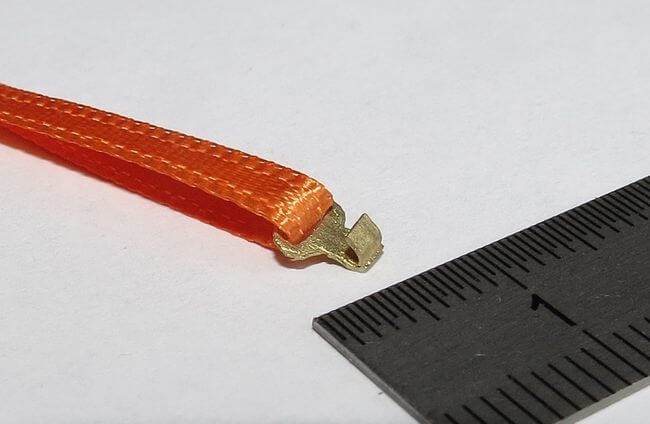 1 Set aus 4 Flachhaken, klein, Messing-  Feinguss und       