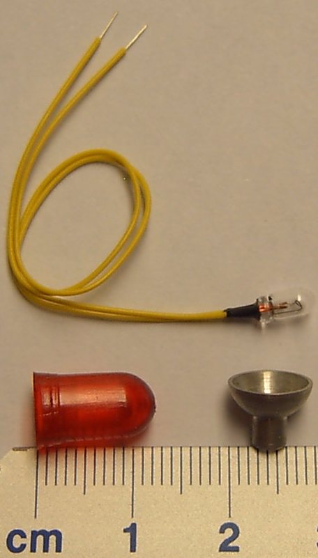 Rotlicht (1 Stück), 7mm Durchm., 13mm Höhe. Kunststoff,