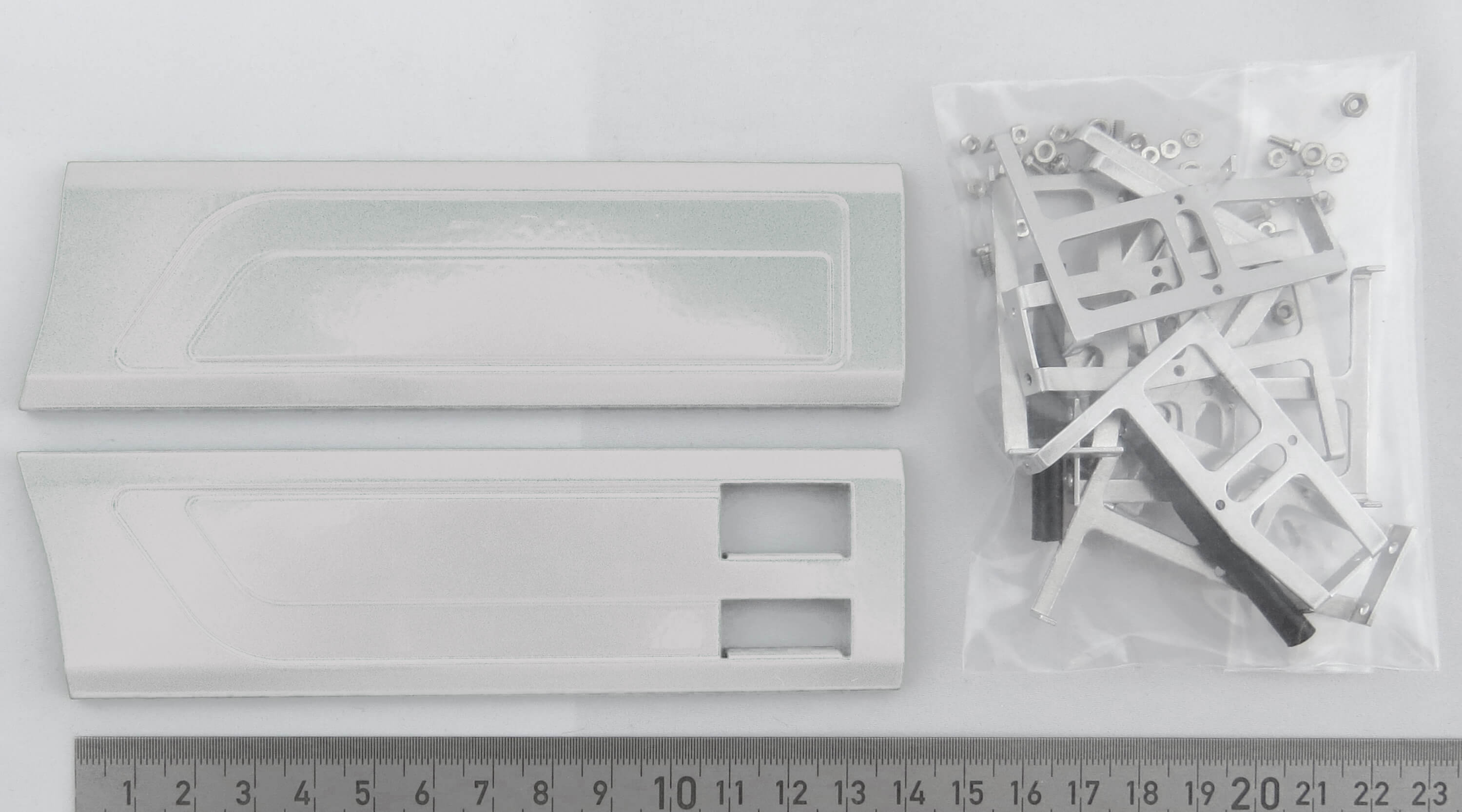 ACTROS Seitenverkleidung weiß, für FG 73 4. (477)