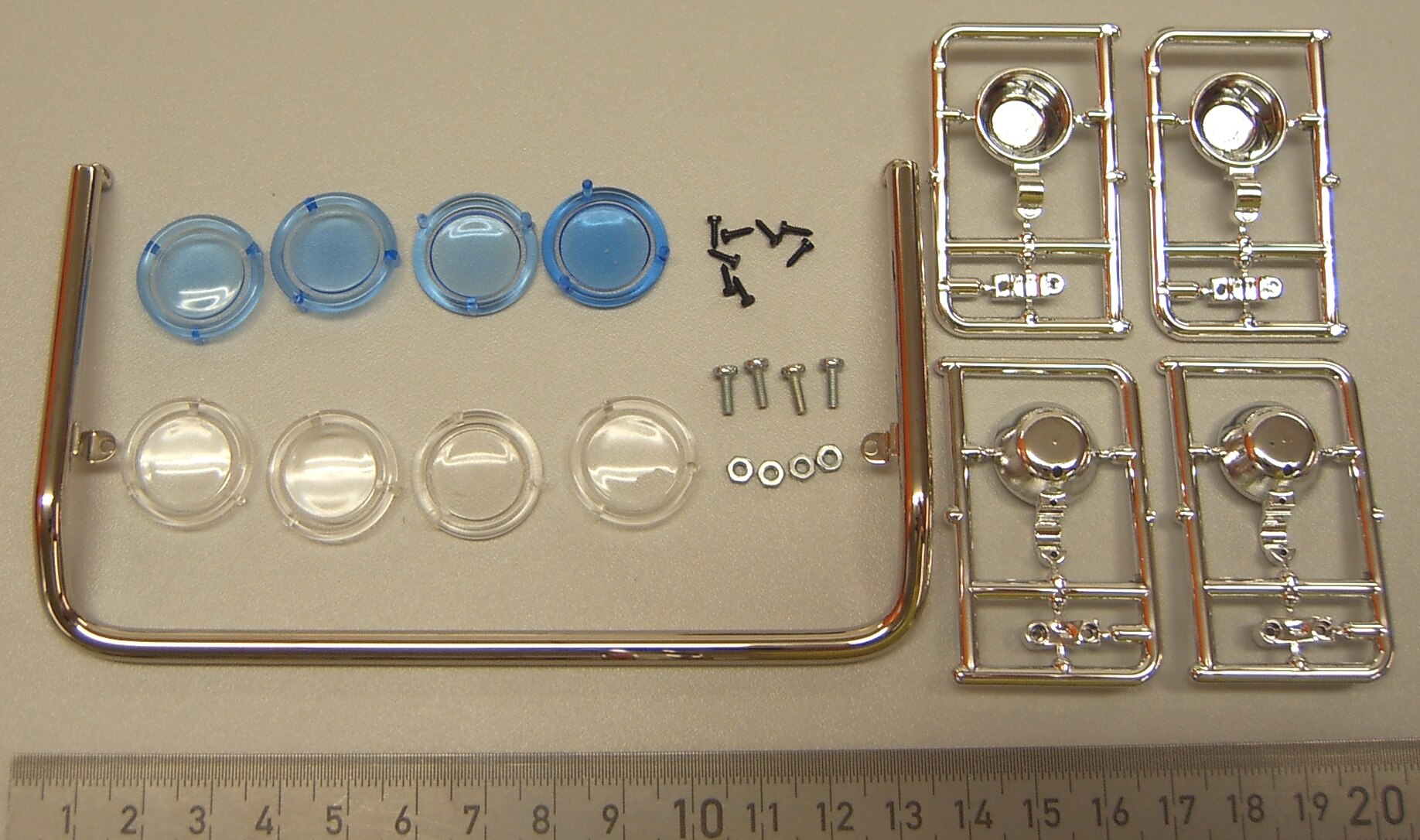 Dachlampenbügel für MAN TGX von Tamiya,  MS vernickelt mit  