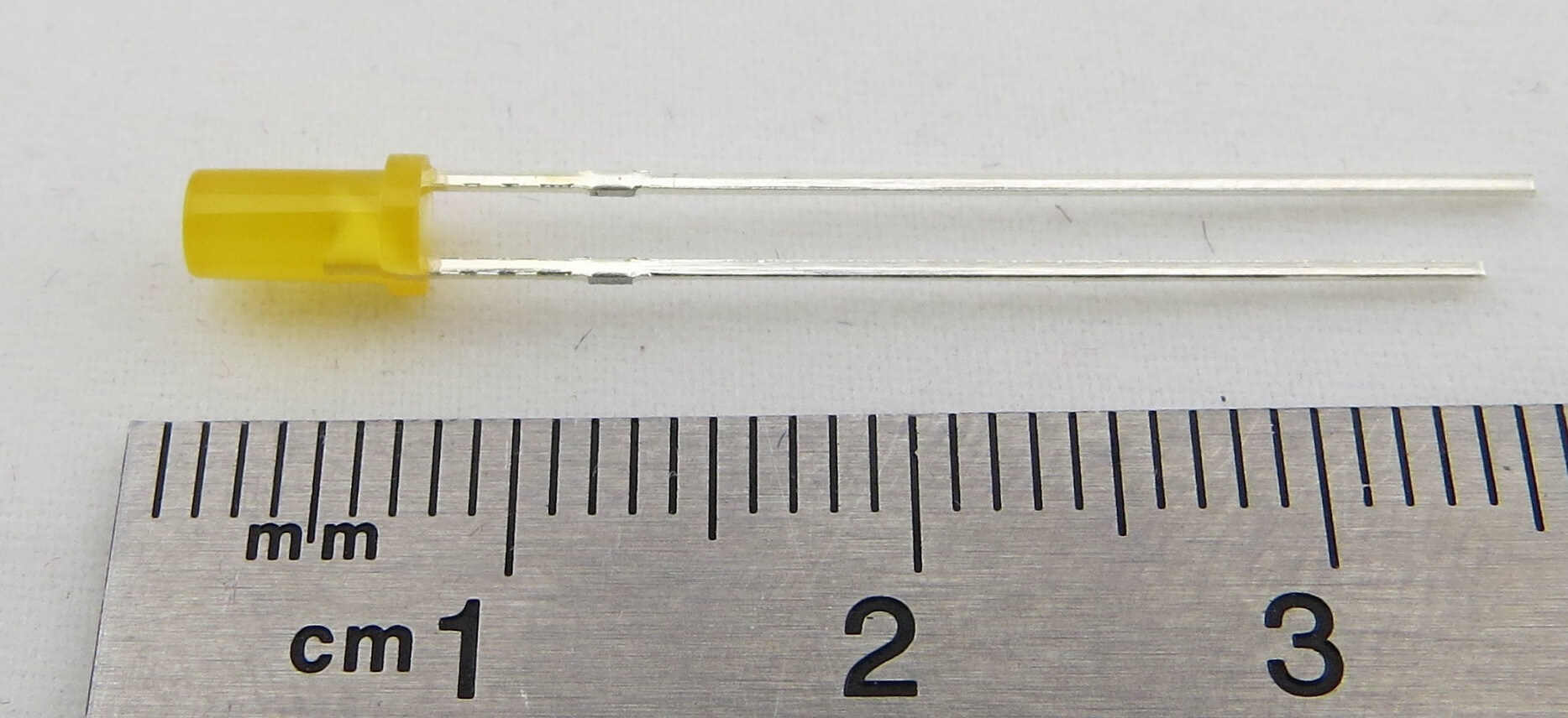 LED orange 3mm, diffuses Gehäuse, bedrahtet. flach