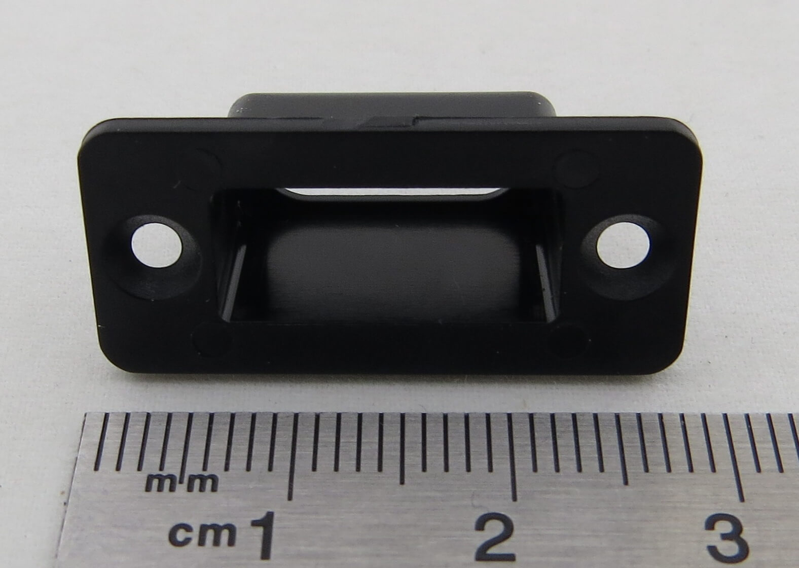 1x Einbaurahmen für Hochstromstecker oder Hochstrombuchse. K