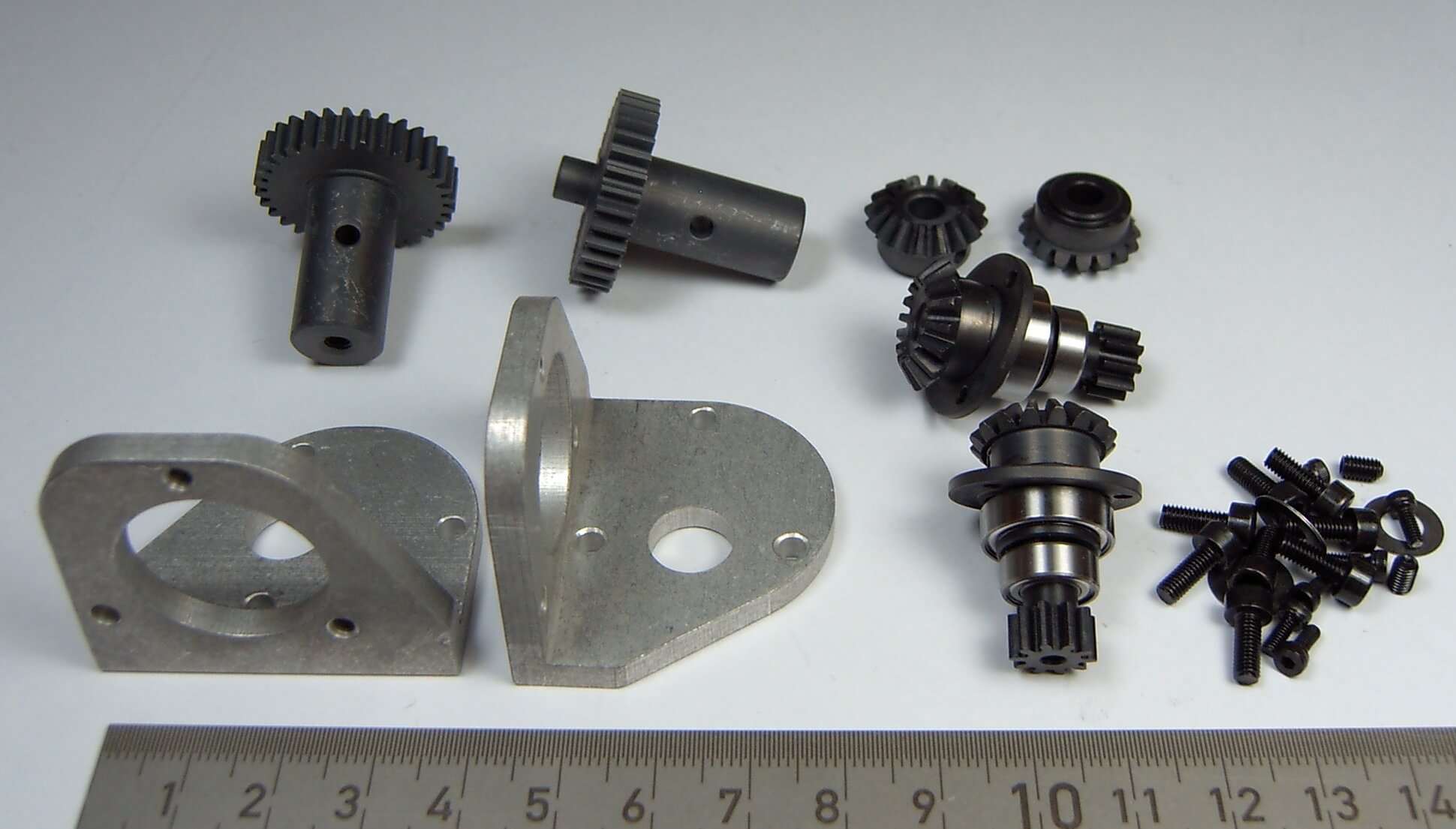 1 Getriebe-Antriebssatz für die Ketten-  laufwerke der      