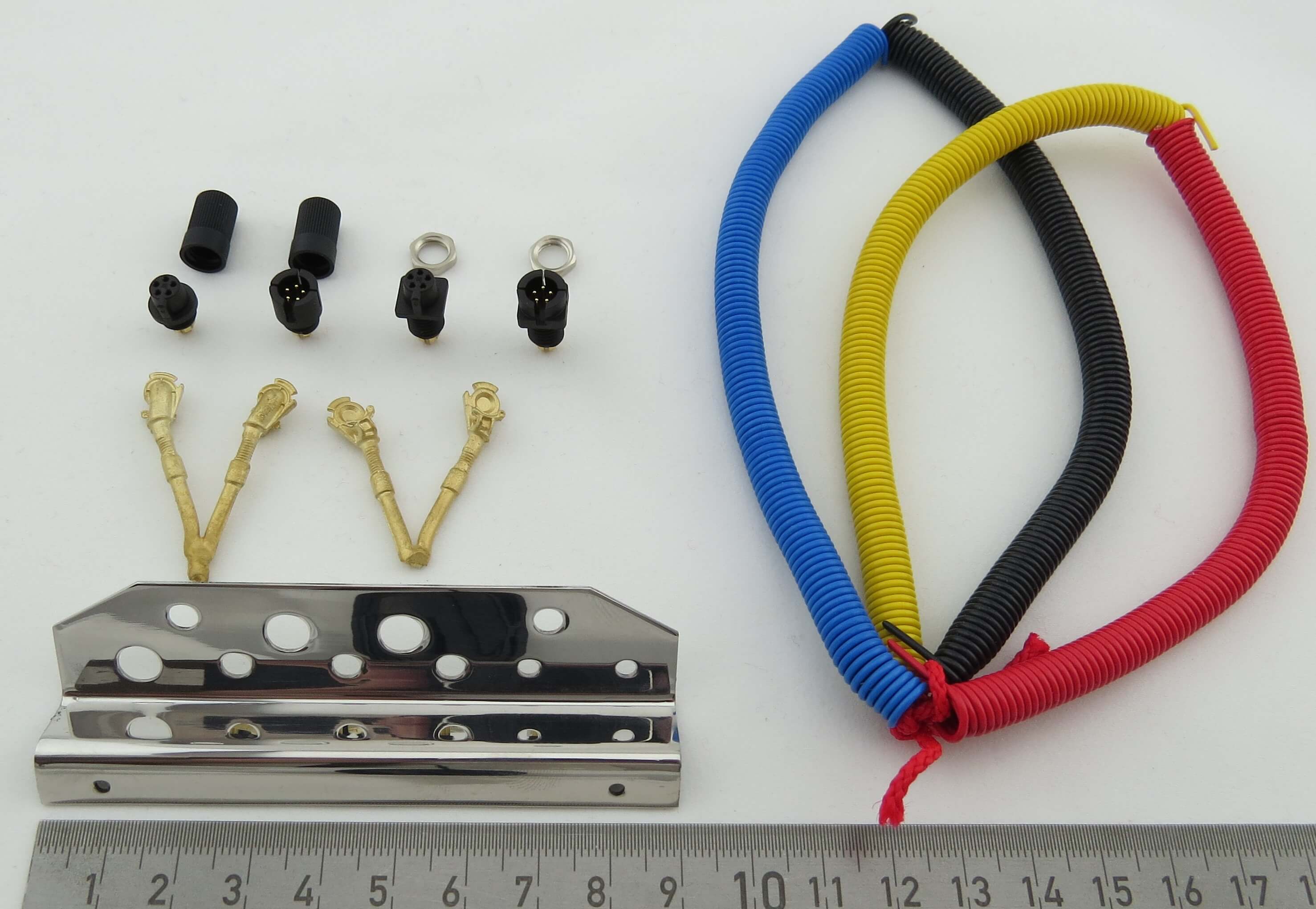 Flache Anschluß-Konsole für Druckluft- und Elektroanschluß