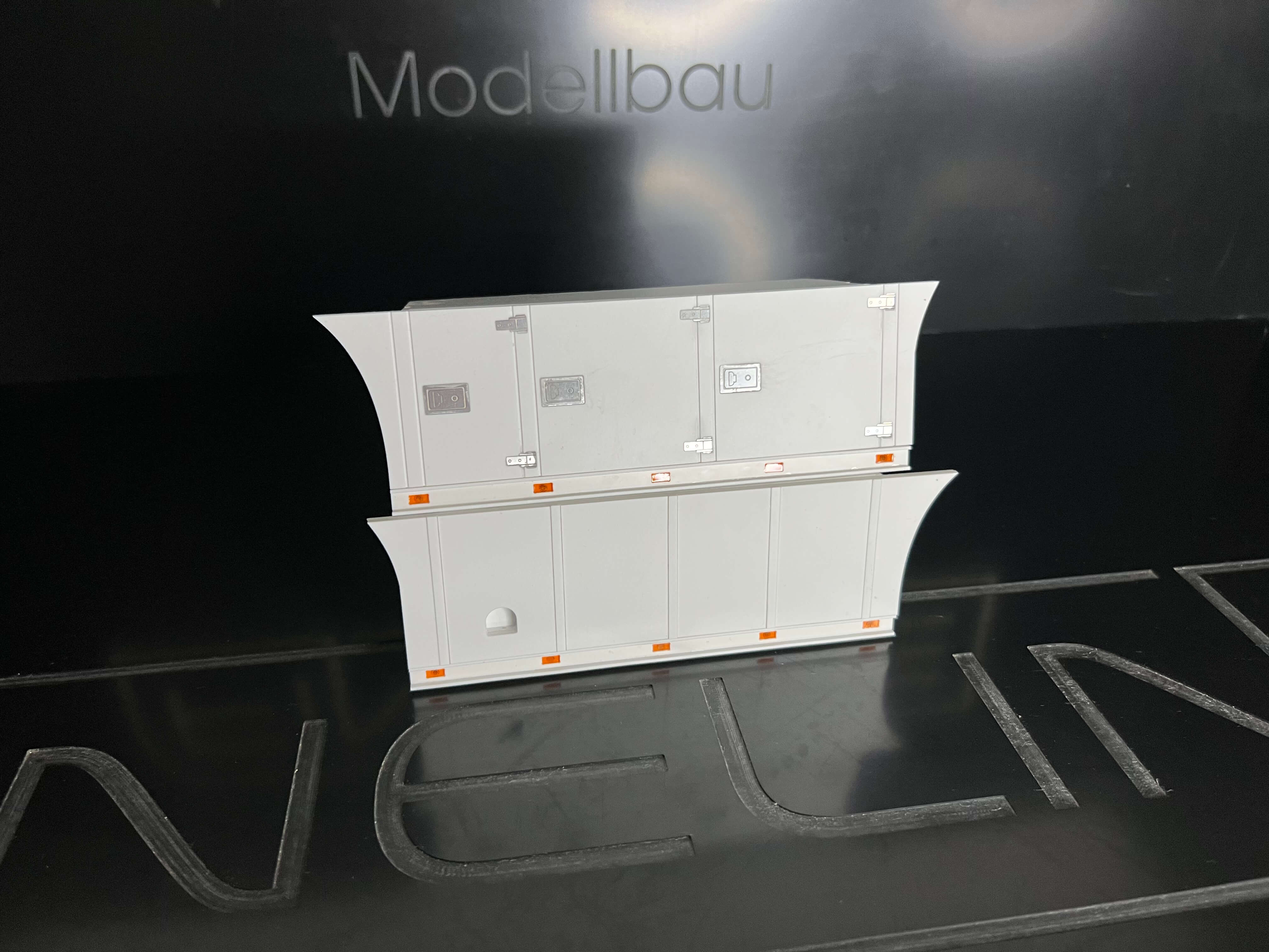 FineLine Dänische Kiste für Scania 770 S 2-Achser Nr. 3 mi  