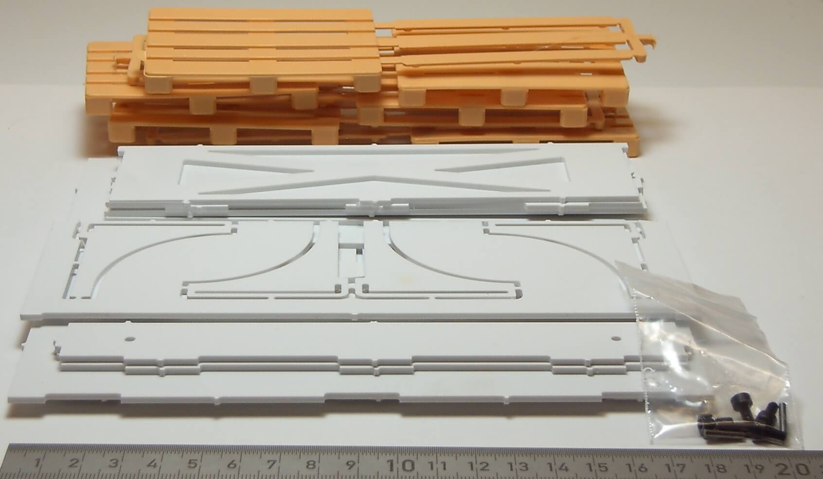 1 Palettenkasten, Tamiya-Größe, Bausatz  aus gefrästen      