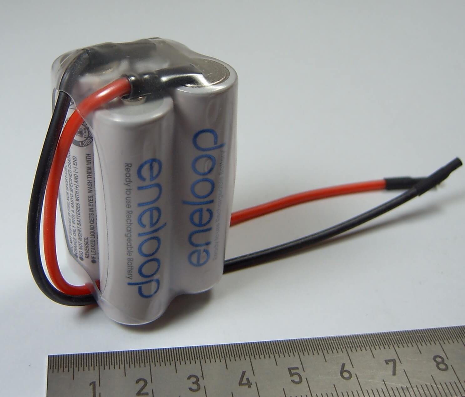 1 Akku-Pack mit 4x Sanyo ENELOOP, 4,8V   4 Zellen, 2000mAh  