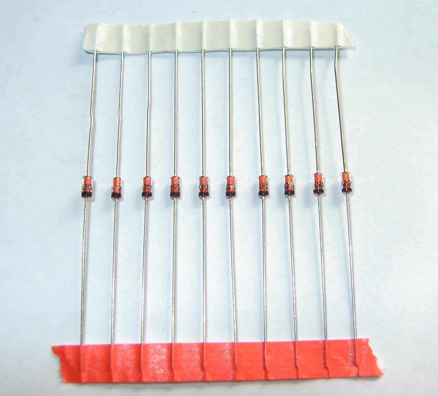 1x Z-Diode, axial bedrahtet, 3,3V 0,5W-Zenerdiode. Bauform