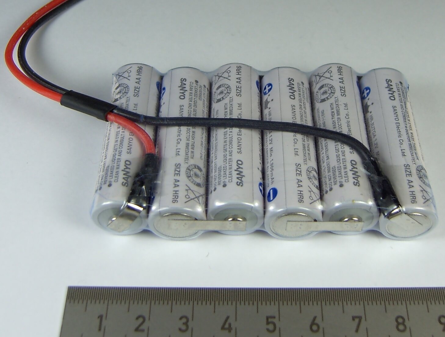 1 Akku-Pack mit 6x Sanyo ENELOOP, 7,2V   6 Zellen, 2000mAh  