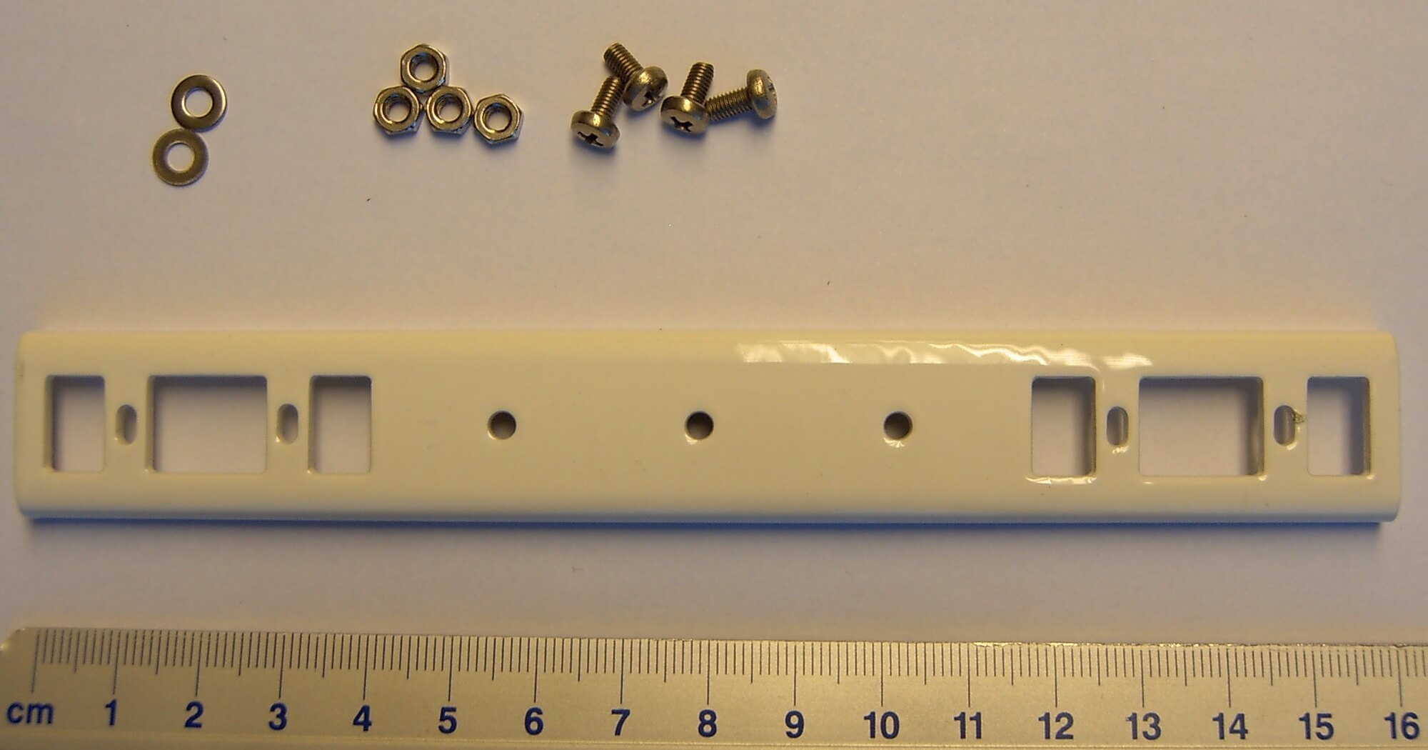Alu-Stoßstange 160mm für 4-Kammer-Rück-  leuchten von       