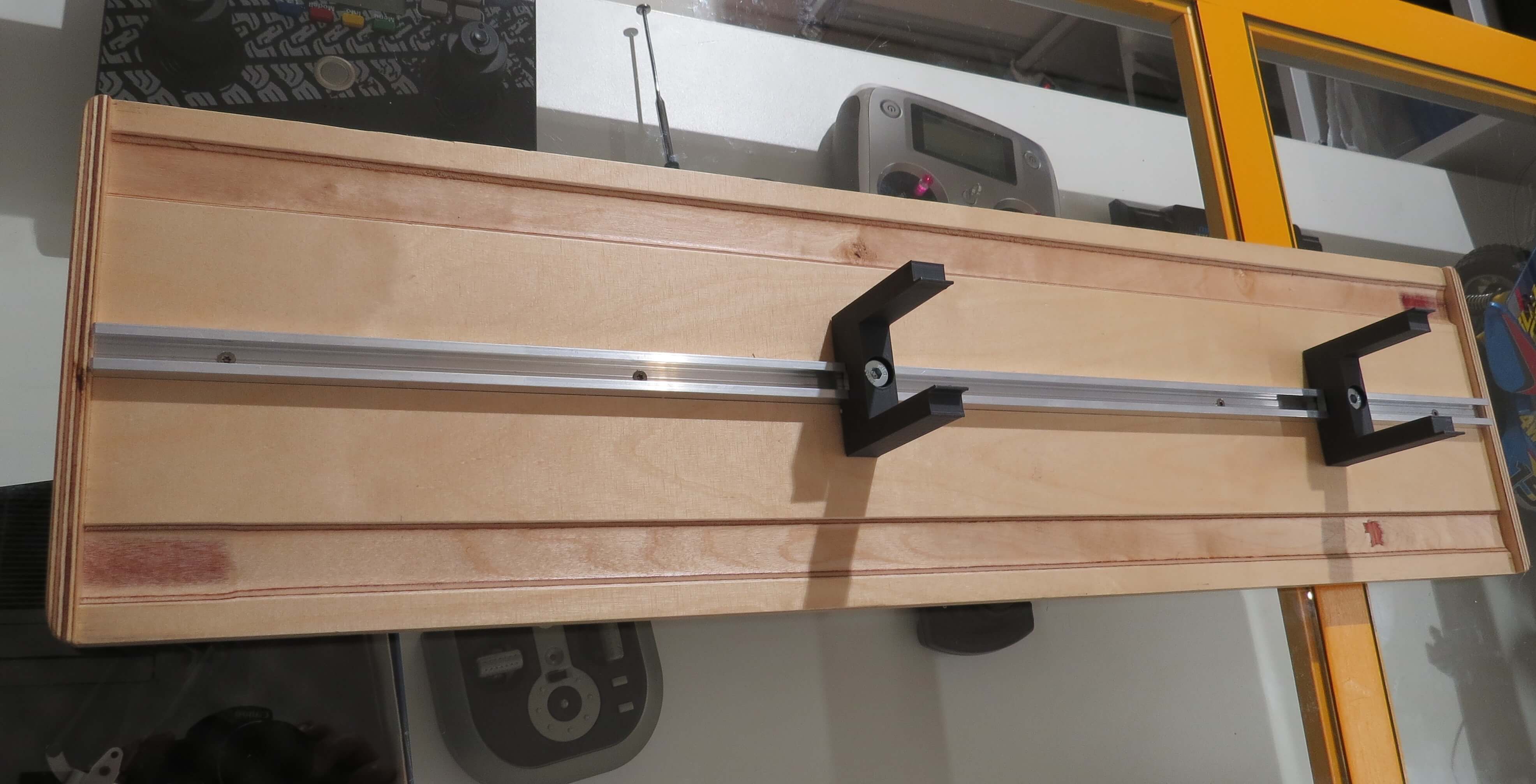 Bauhilfe (Bau-Brett) für den Aufbau von Tamiya-Modellen     