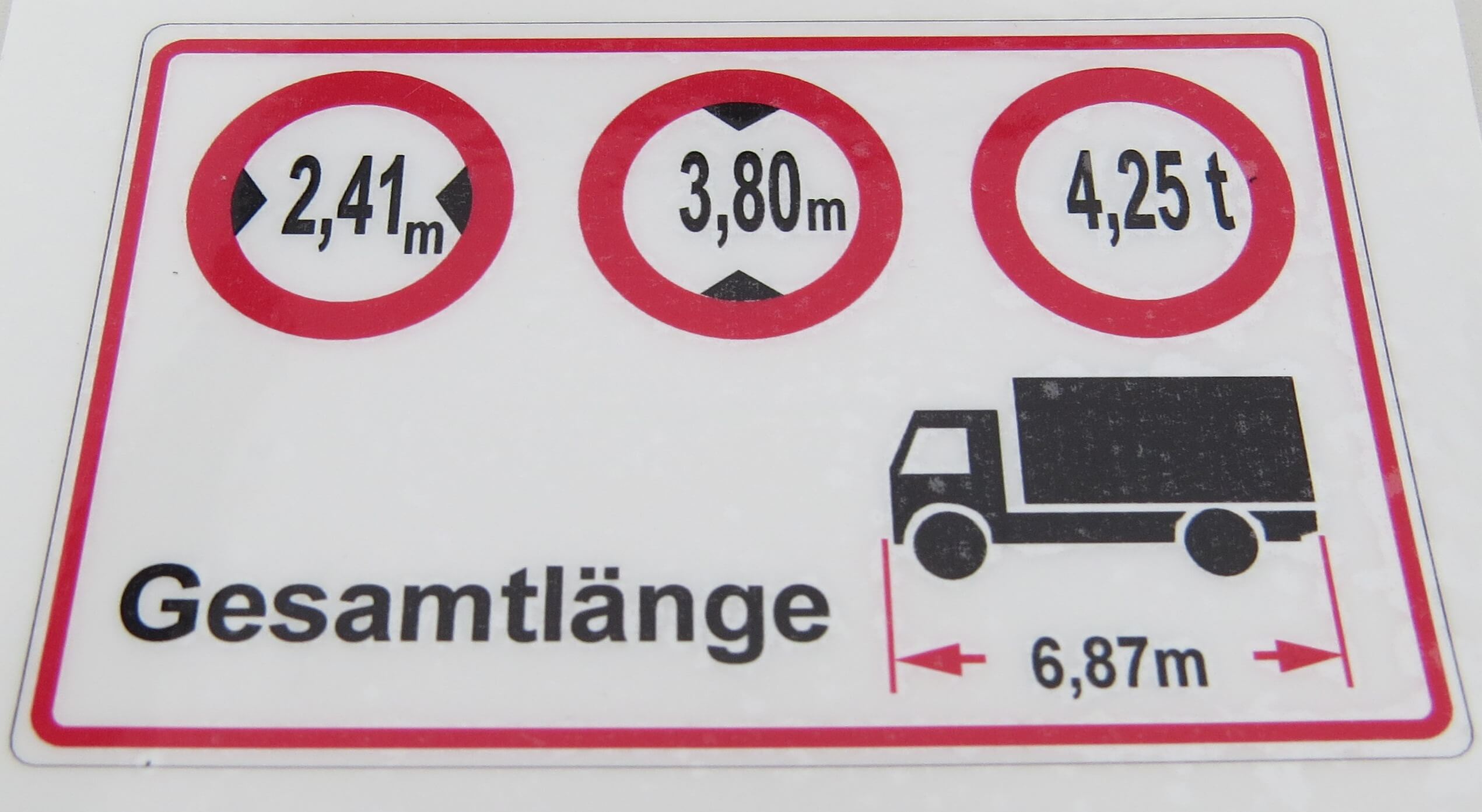 Verkehrszeichen-Satz, Größe frei festlegbar. Gedruckt auf