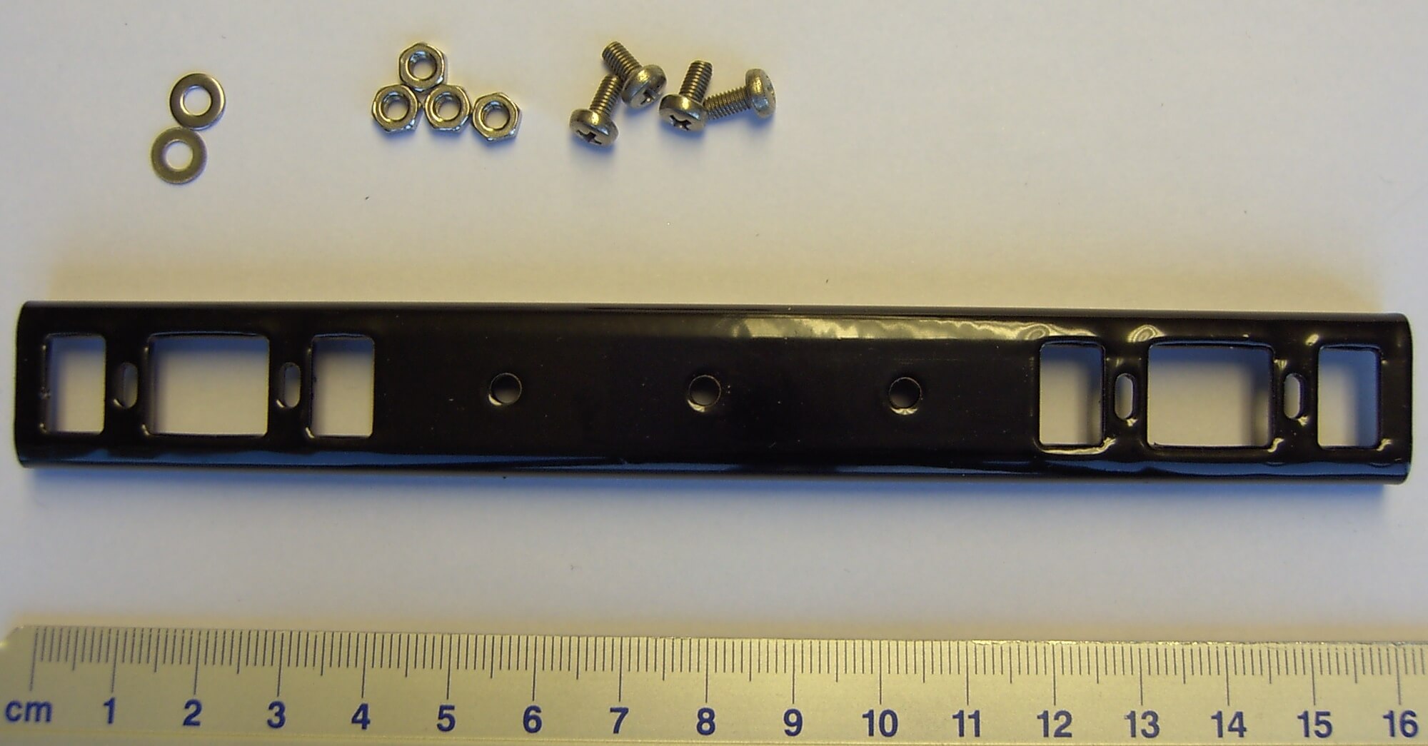 Alu-Stoßstange 160mm für 4-Kammer-Rück-  leuchten von       