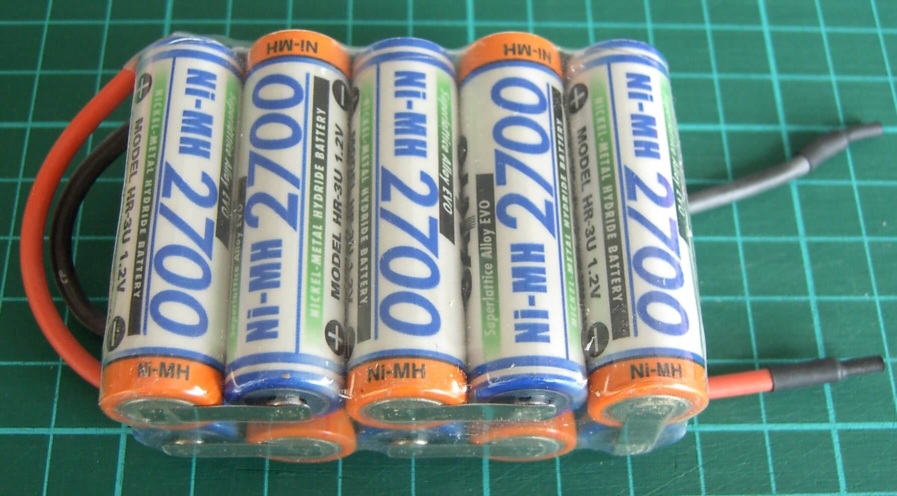 Akku-Pack mit 10x SANYO-Zellen,12V F5x2  10 Zellen, 2700mA  