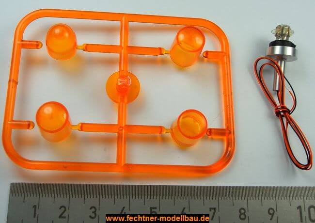 1 Rundumleuchte, orange, mit integrier-  ter Elektronik u.