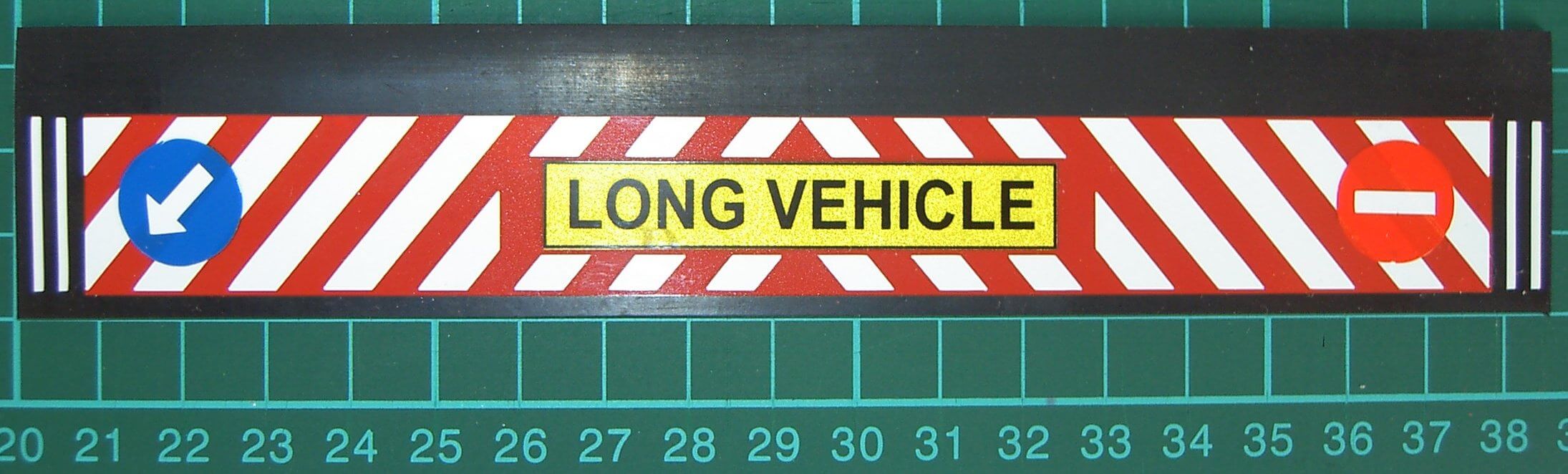 1 Schmutzfänger Nr.9 ca. 160x30x1mm mit  geplottetem Dekor  