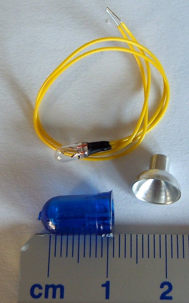 Blaulicht (1 Stück), 7mm Durchm., 13mm H Kunststoff, blaue  