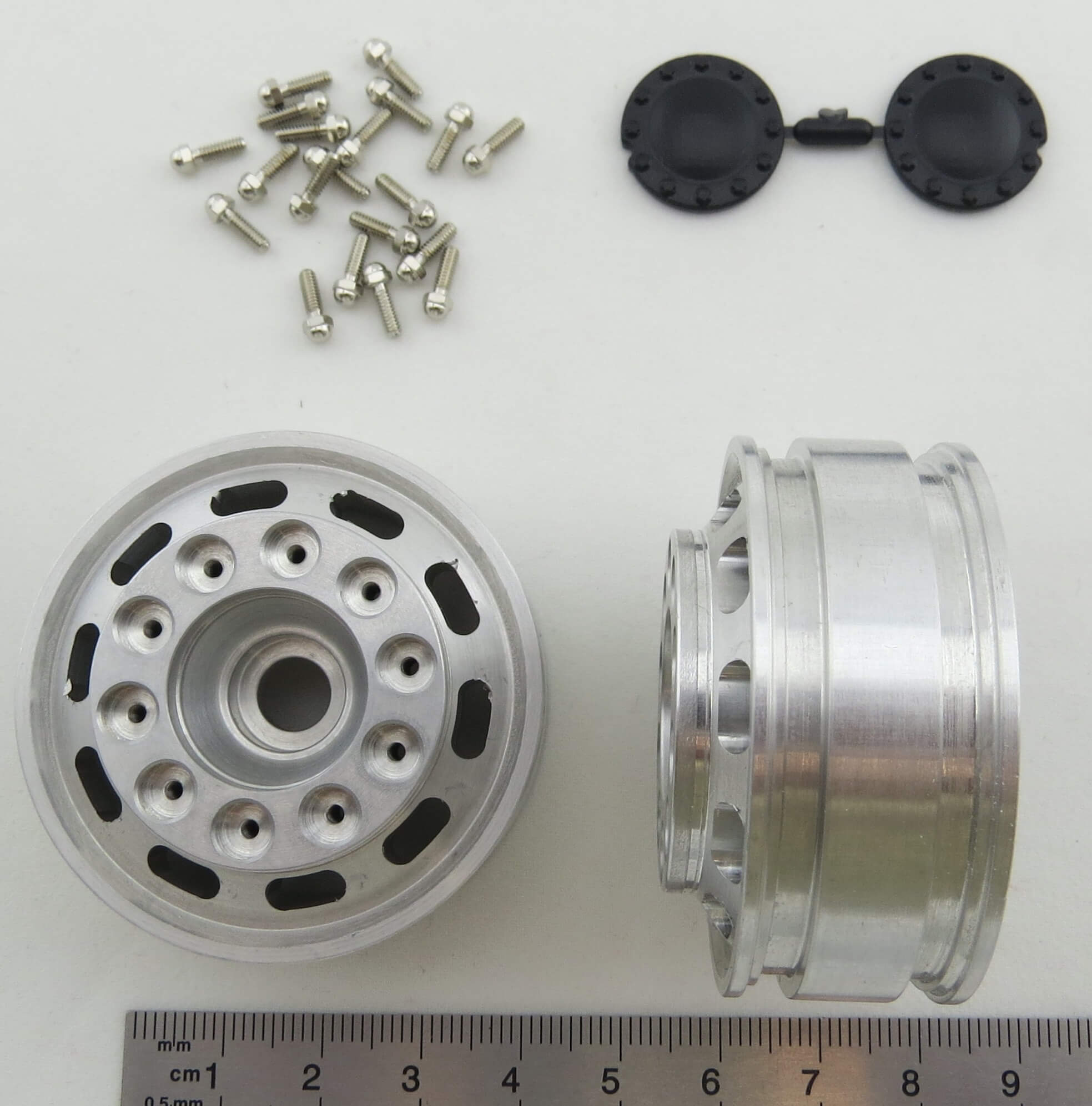 Alu-Schmalfelgen-Satz für Vorderachse mit Langlochdesign