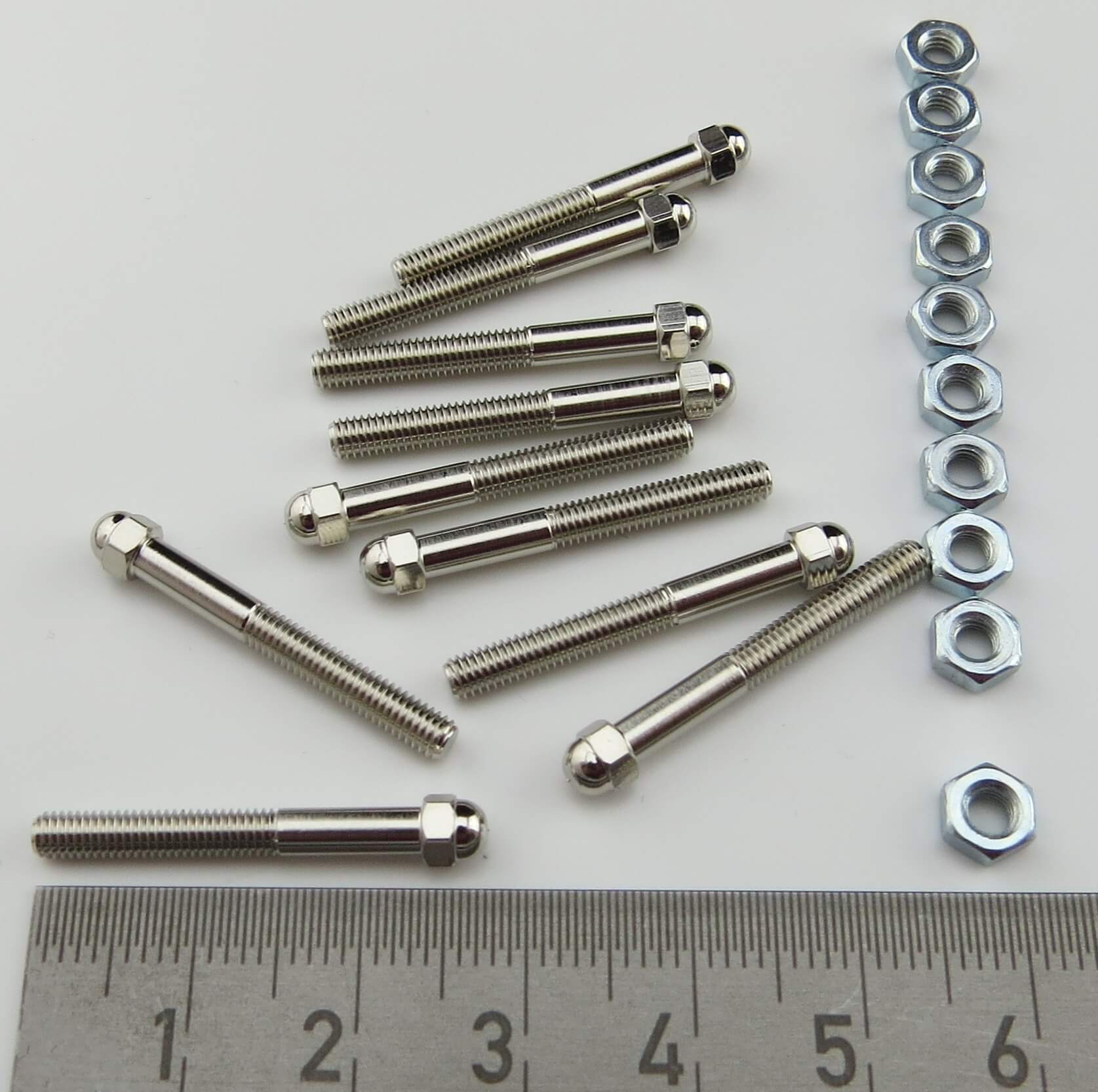 Hutschrauben M3x25mm vernickelt. 10 Stück. Schlüsselweite 4m