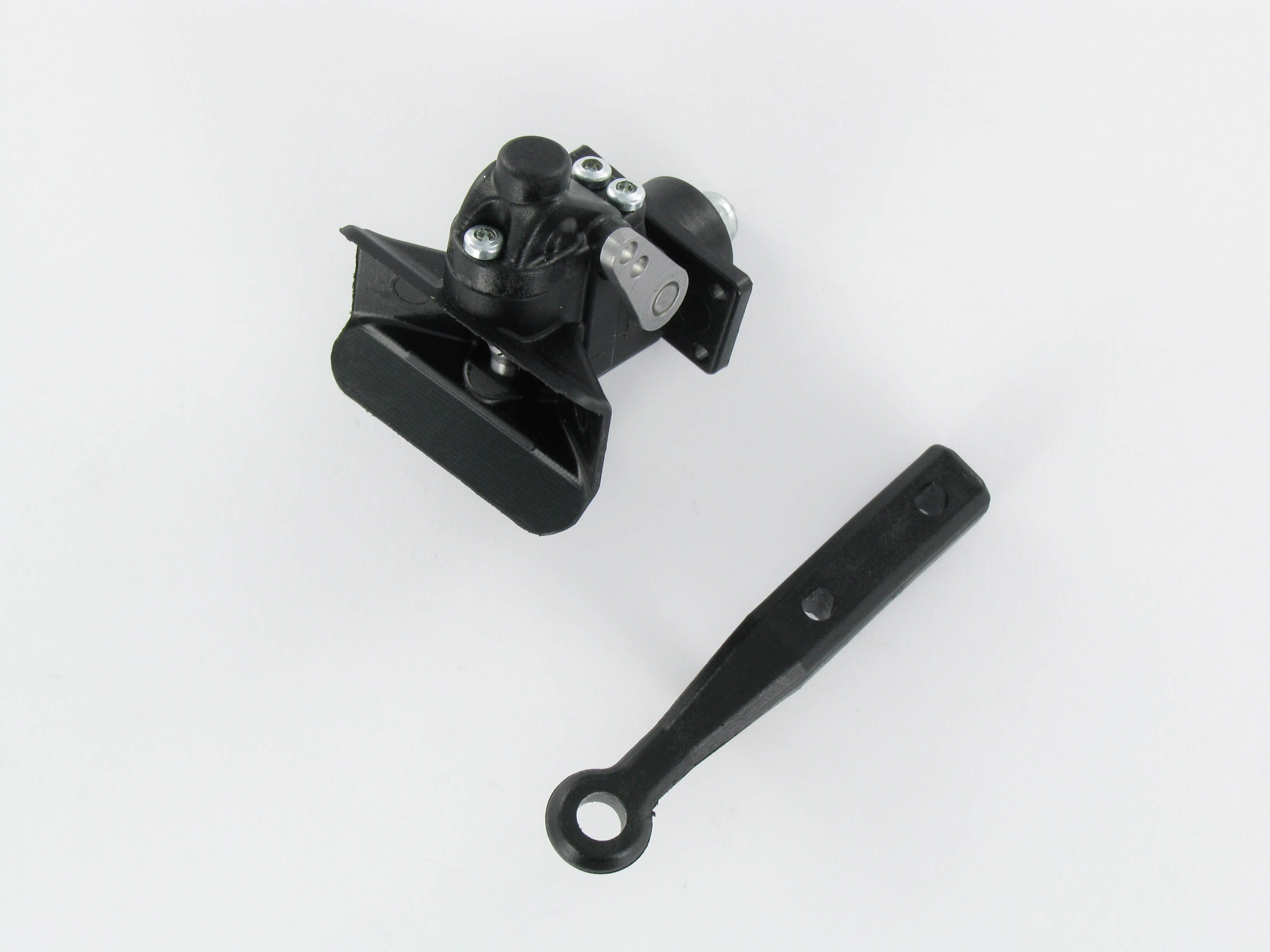 1x Zugmaul, Kunststoff, schwarz, über Servo betätigbar