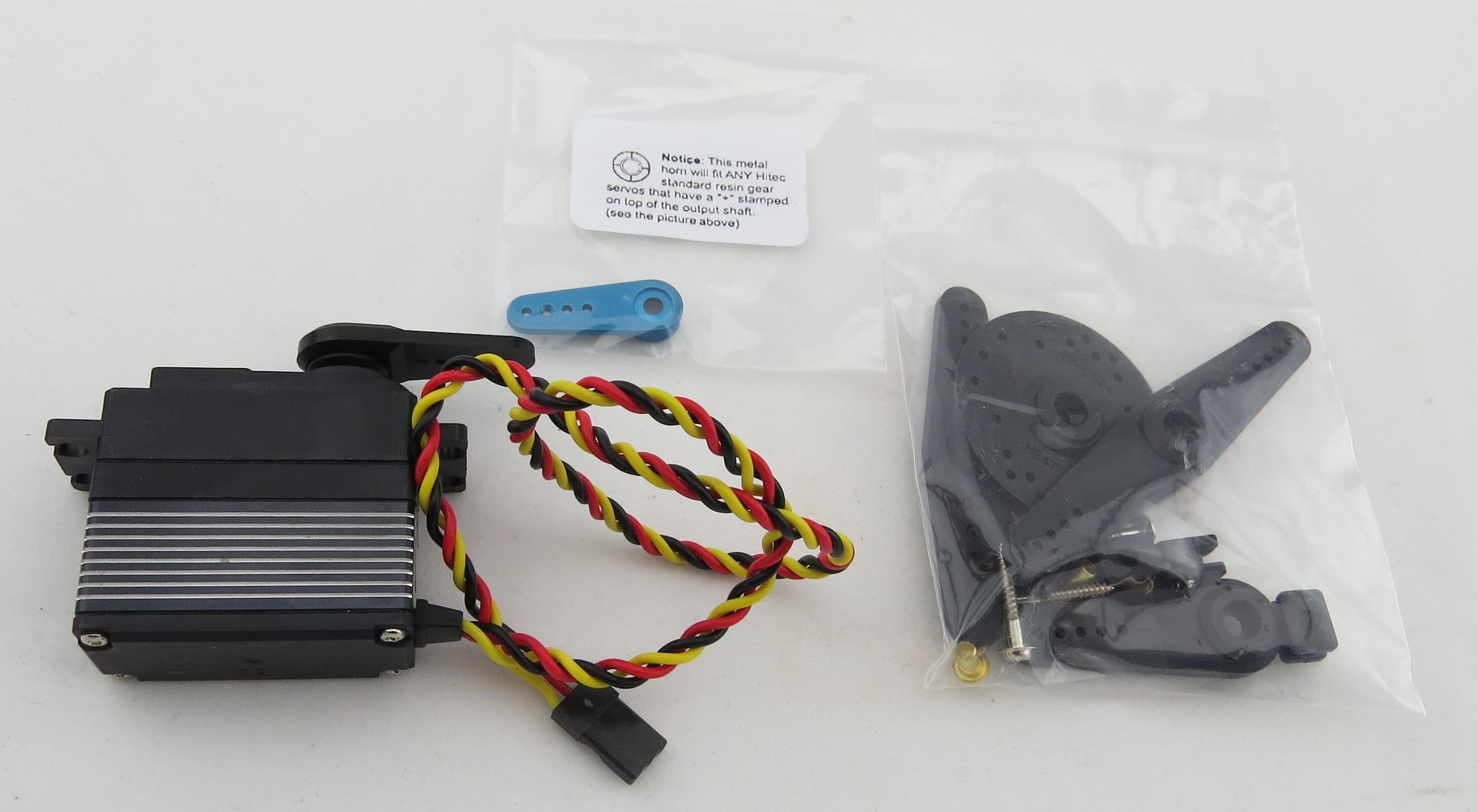 Servo HS-7955TG (Hitec). Kräftiges Premium-Servo