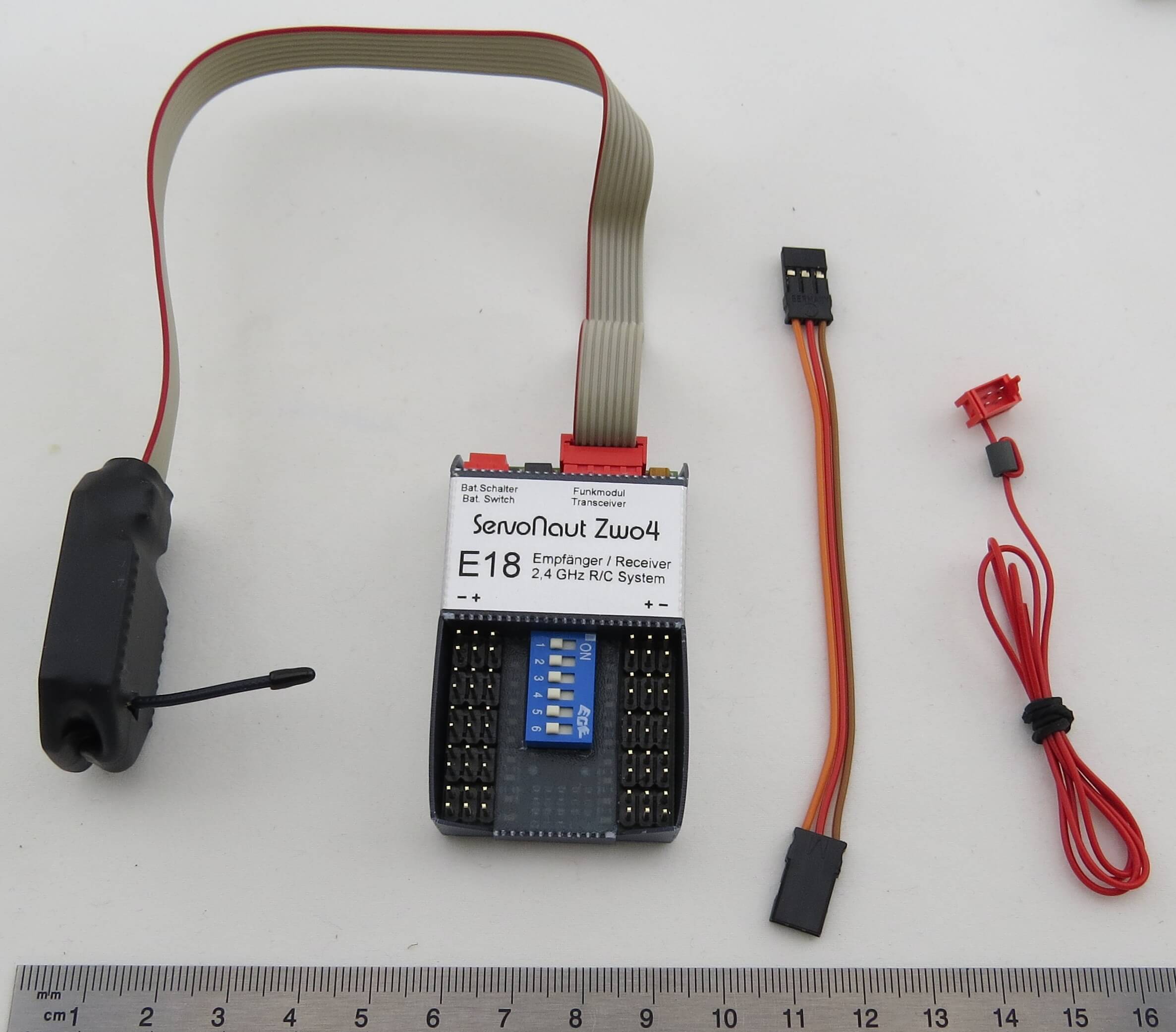 2,4GHz Empfänger mit getrenntem 18Kanal- Decoder. Unterstütz