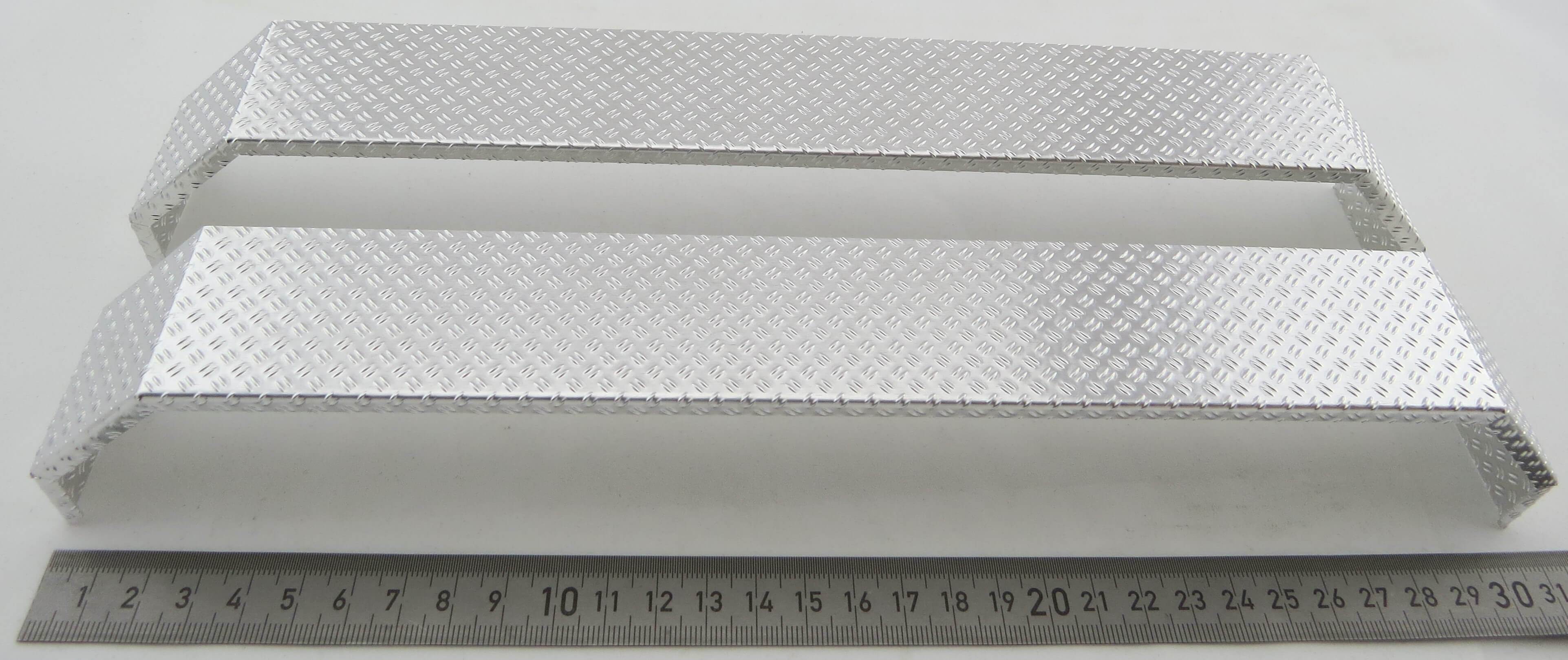 1 Paar Alu-Kotflügel für 3 Achsen Single-Bereifung. TAM     