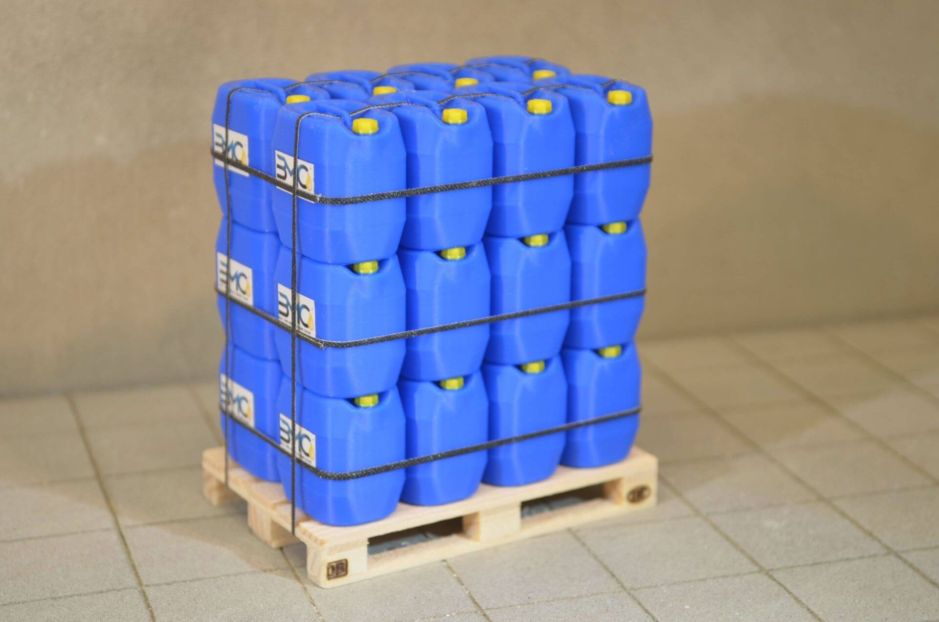 BMC Trennmittel-Palette, auf Echtholz Palette. 24x 30l      