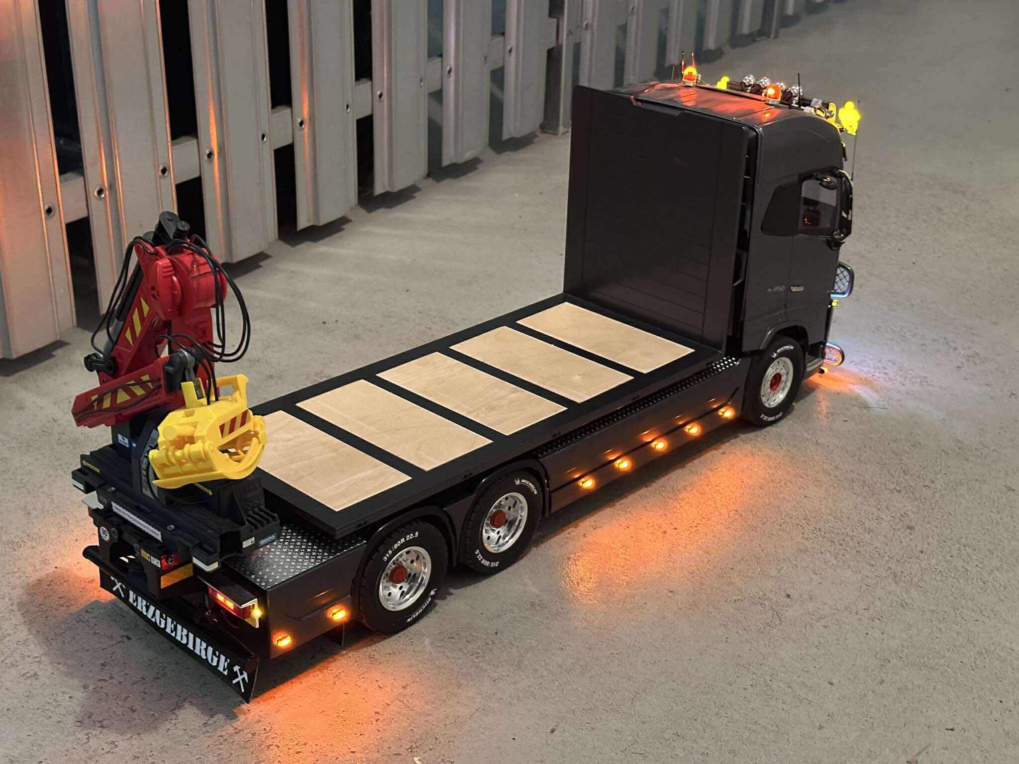 FineLine Flachbett Aufbau für Tamiya Volvo FH16 Timber