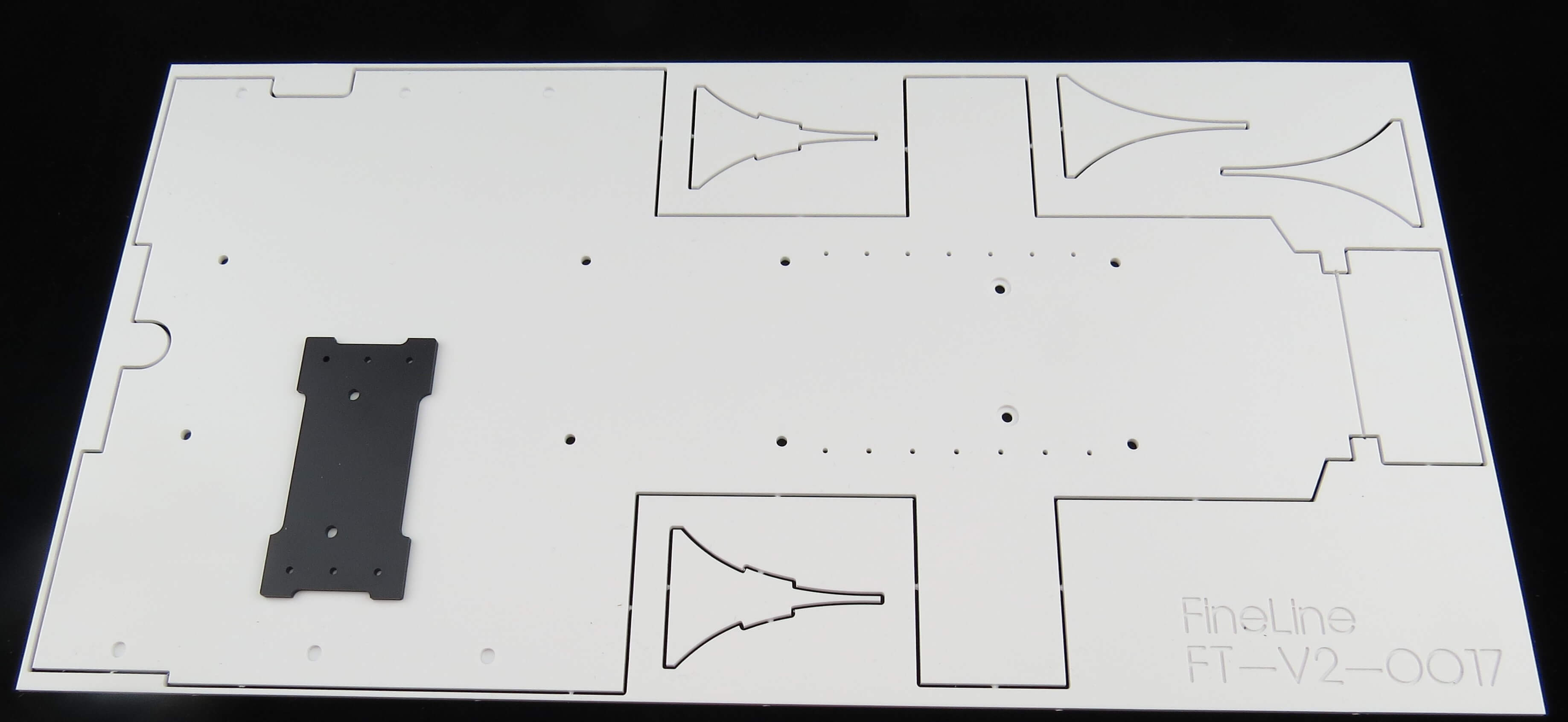 FineLine Volvo FH16 Rahmenabdeckung 3-Achs Getriebemotor    