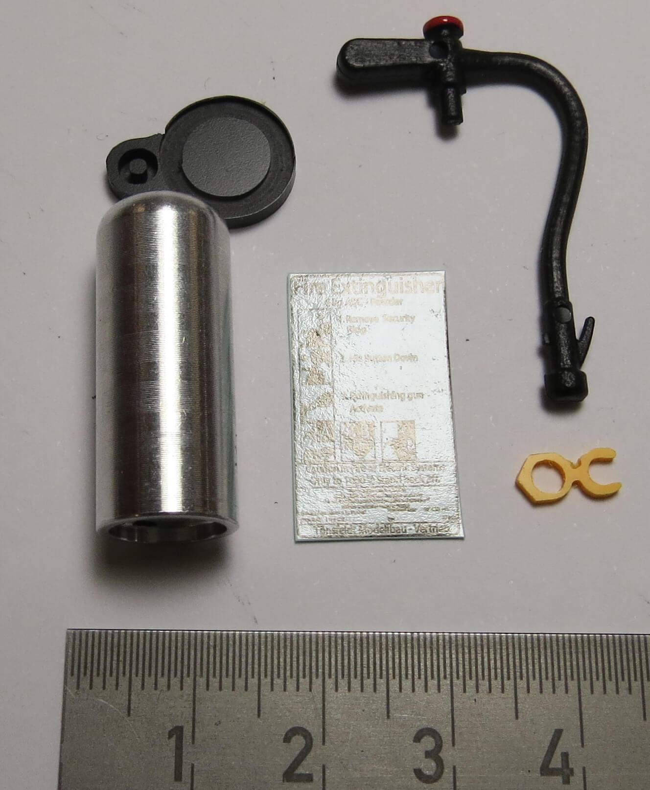 1 blanker BAUSATZ Feuerlöscher mit langem Griff, Tamiya-Größ