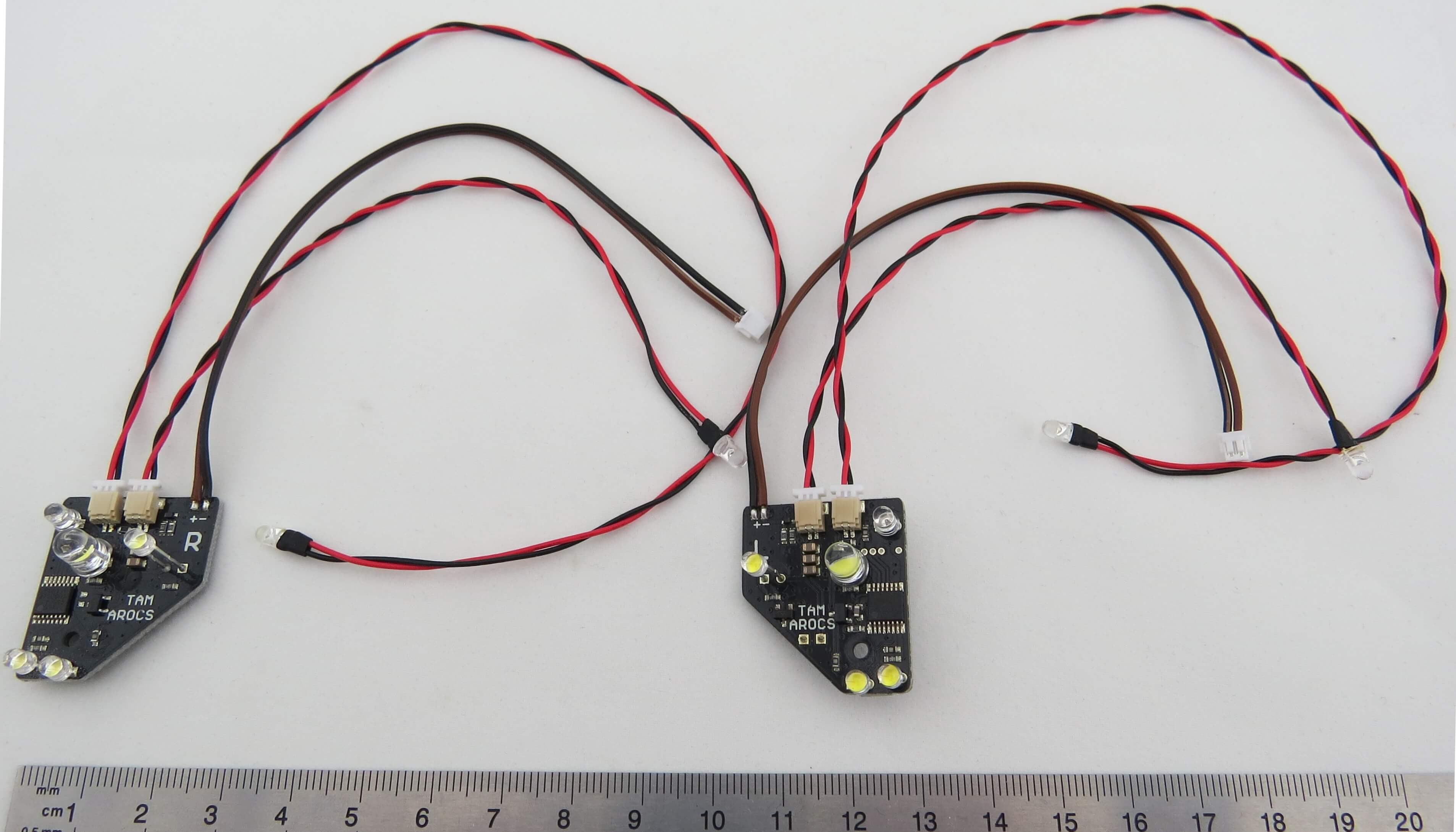 Frontscheinwerfer-Platinen (Paar) für    AROCS von Tamiya. K