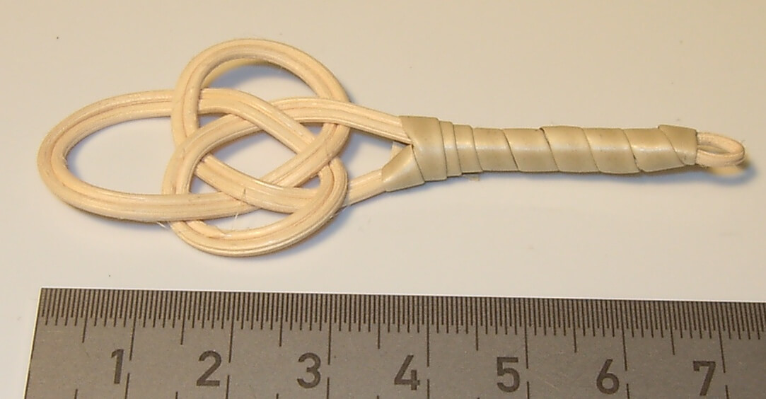 1 Teppichklopfer 7-8cm lang                                 