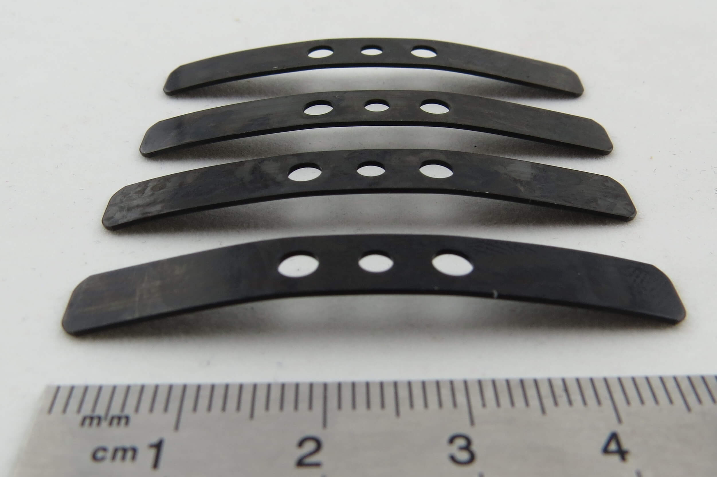 Blattfedern (4 Stück). Ca. 49x7mm. Tamiya. Passend für