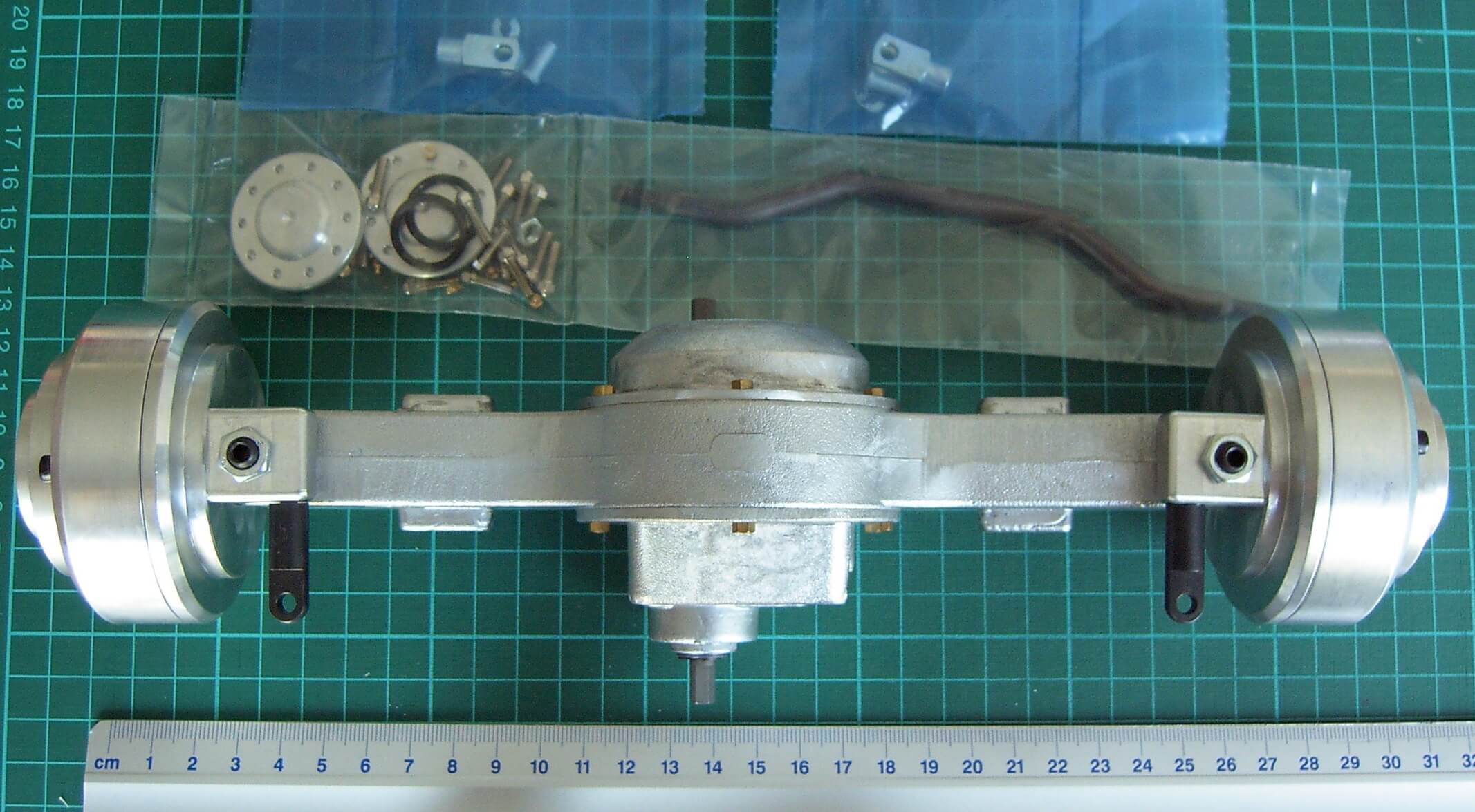 Lenkachse mit Planetengetriebe M1:8 komplett kugelgelagert  