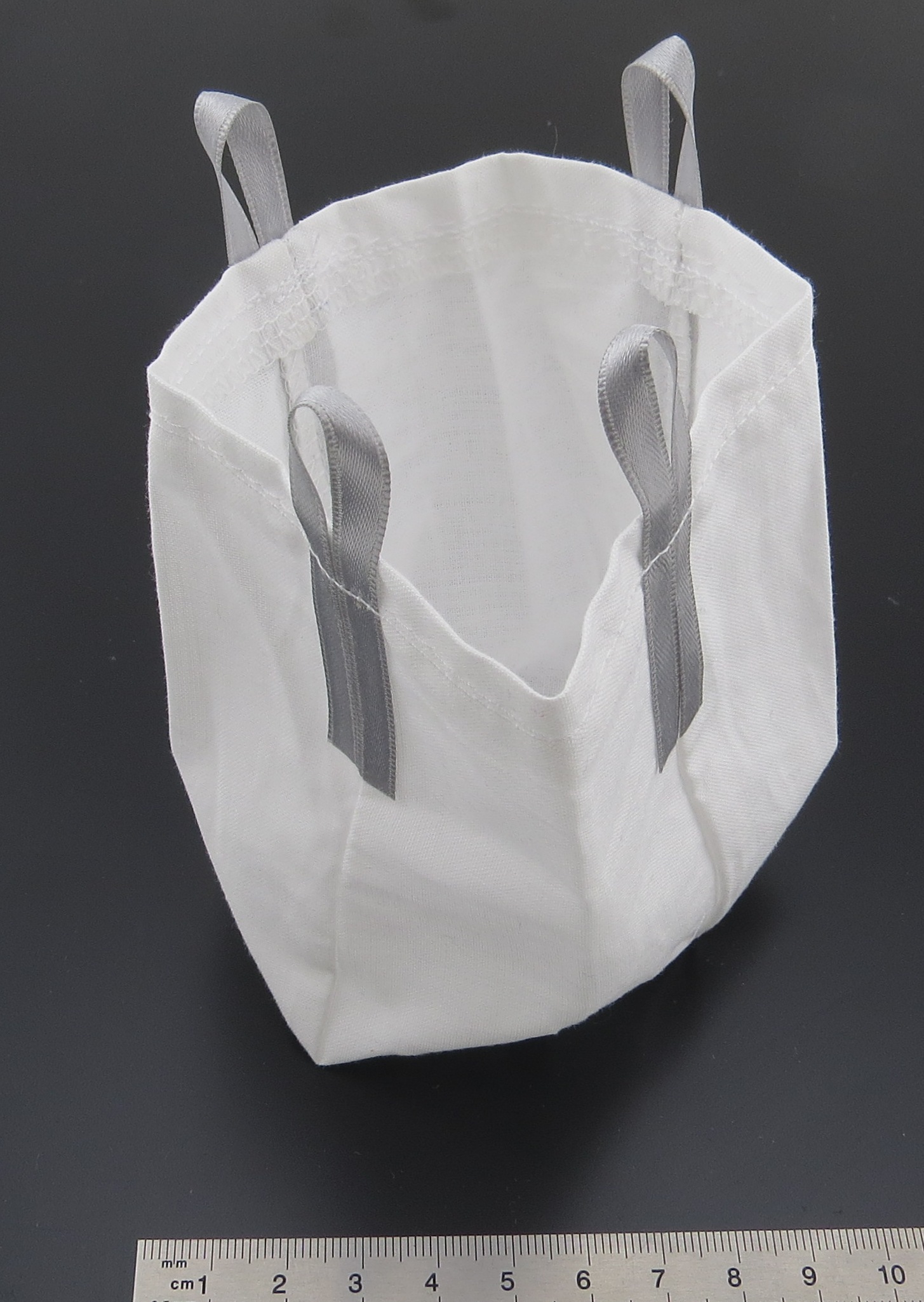 BigBag, aus Stoff, handgenäht. Ca. 100mm hoch