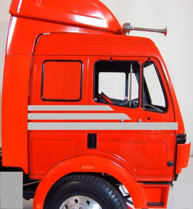 Folien-Dekor aus hochwertiger Selbst- klebefolie,           